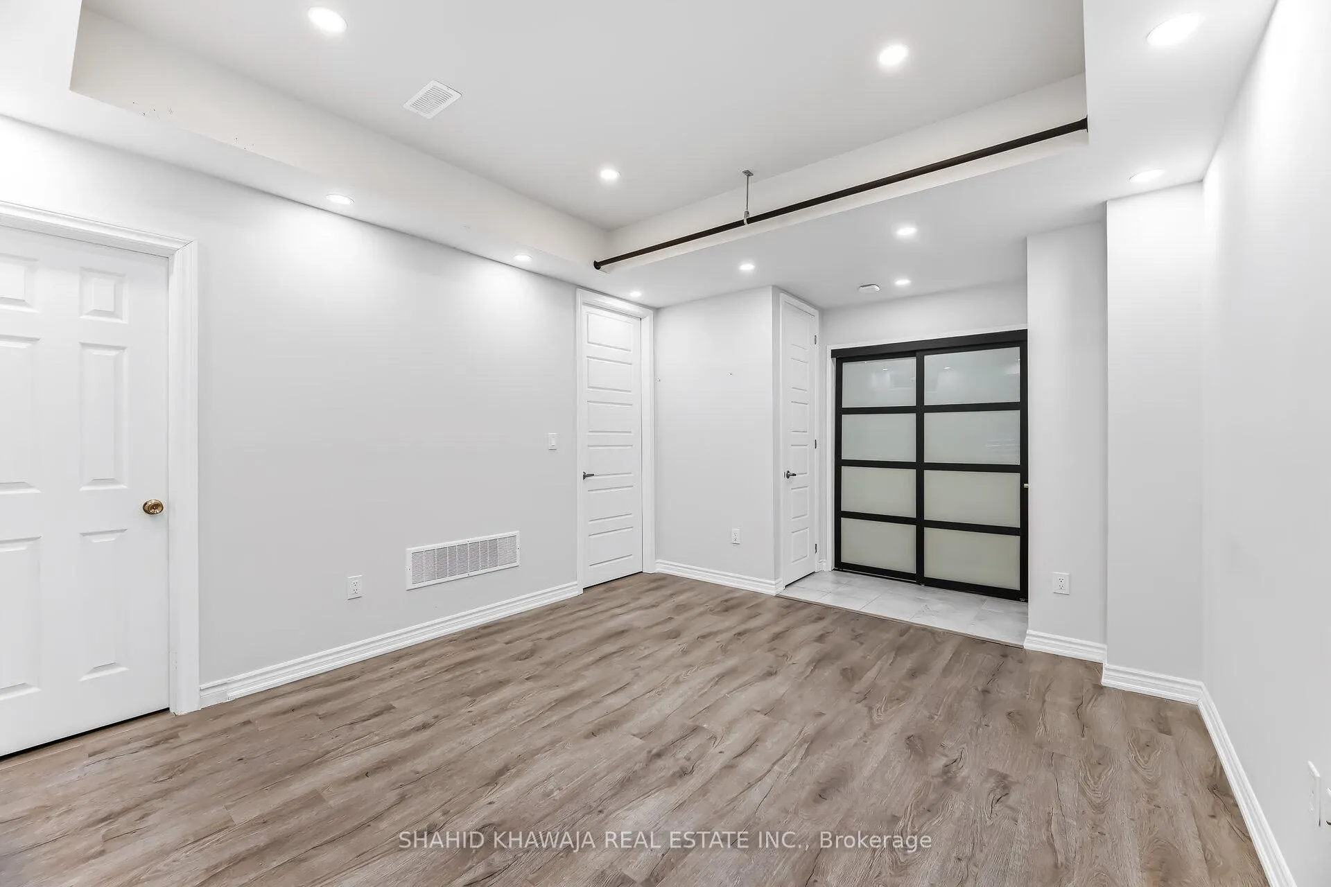 Photo 8 of Unit 17, 975 Whitlock Avenue, Milton, Cobban — HOMEH