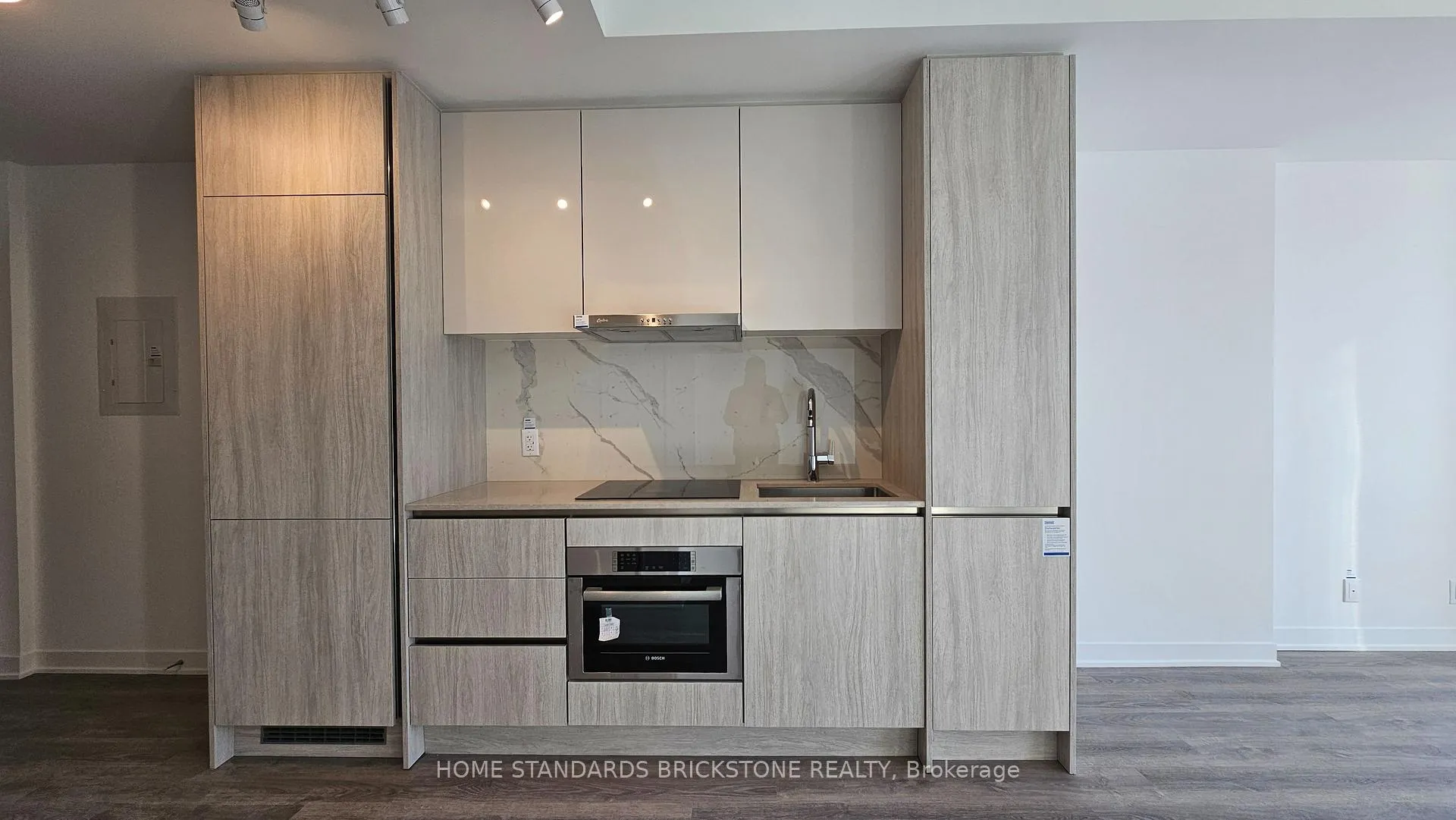 Photo 3 of Unit 3211, 180 Front Street E, Toronto, Moss Park — HOMEH