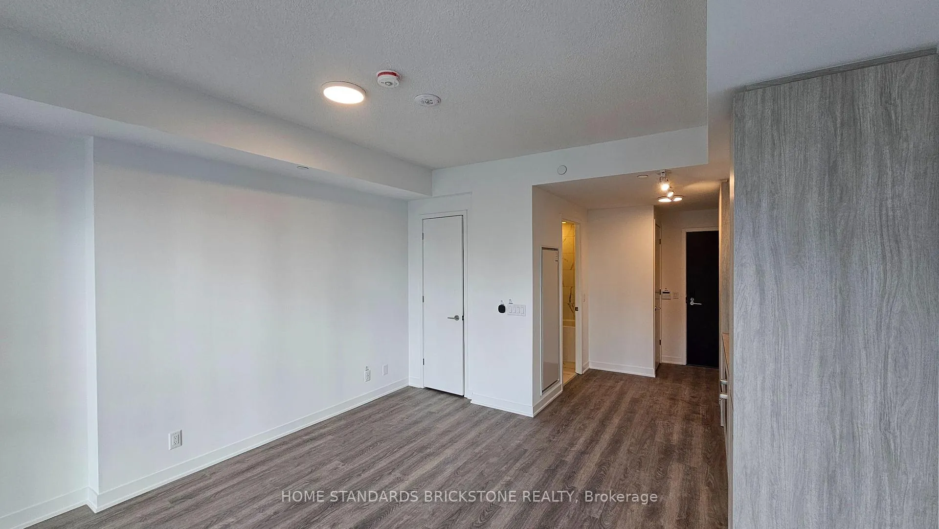 Photo 5 of Unit 3211, 180 Front Street E, Toronto, Moss Park — HOMEH