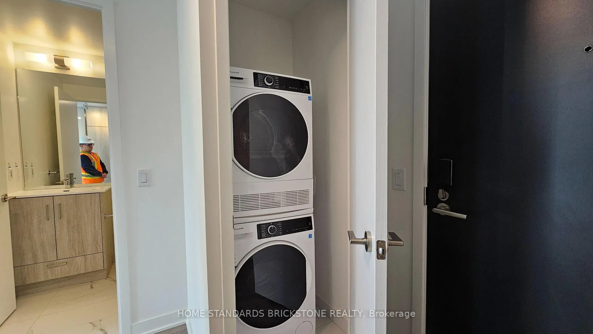 Photo 10 of Unit 3211, 180 Front Street E, Toronto, Moss Park — HOMEH