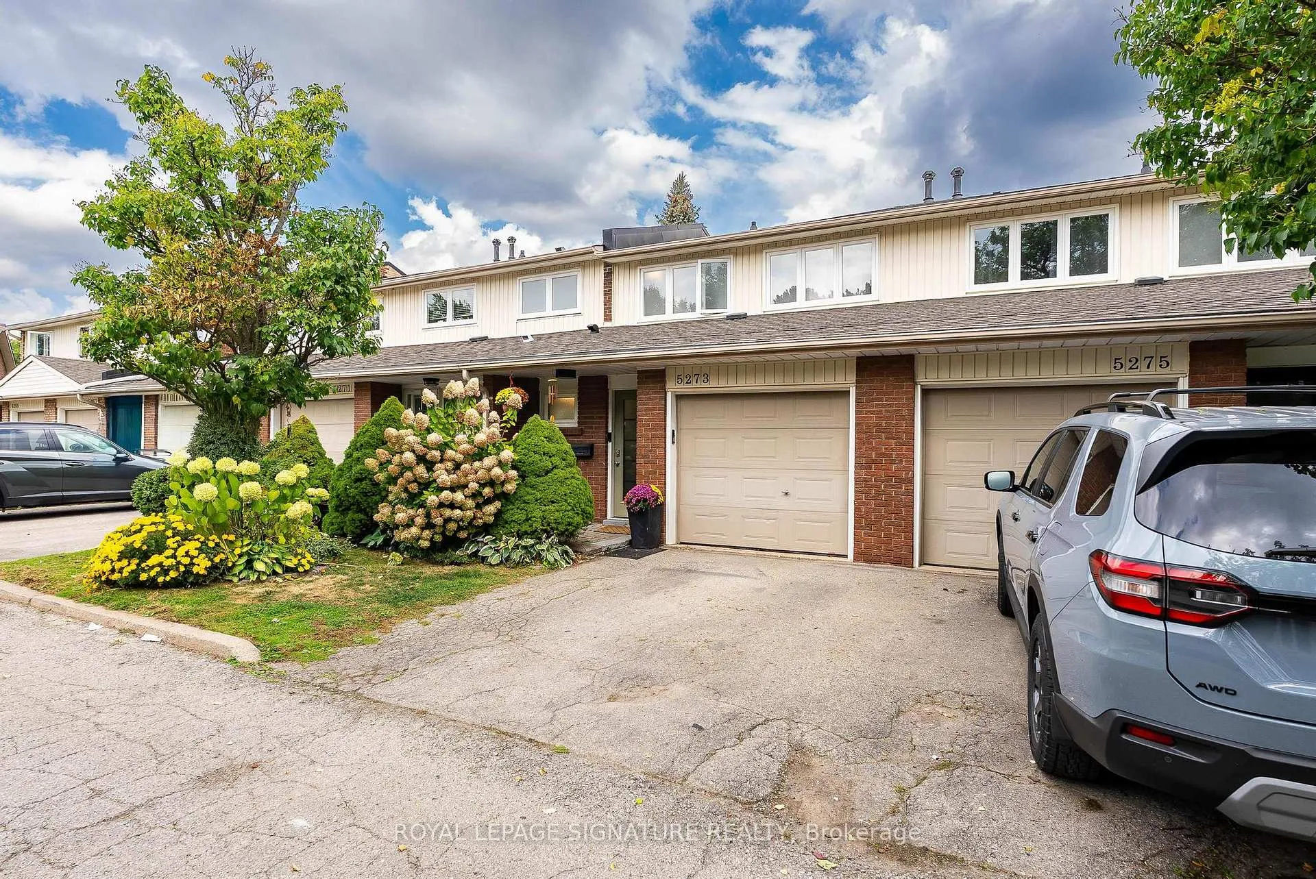 Photo 3 of 5273 Banting Court E, Burlington, Appleby — HOMEH