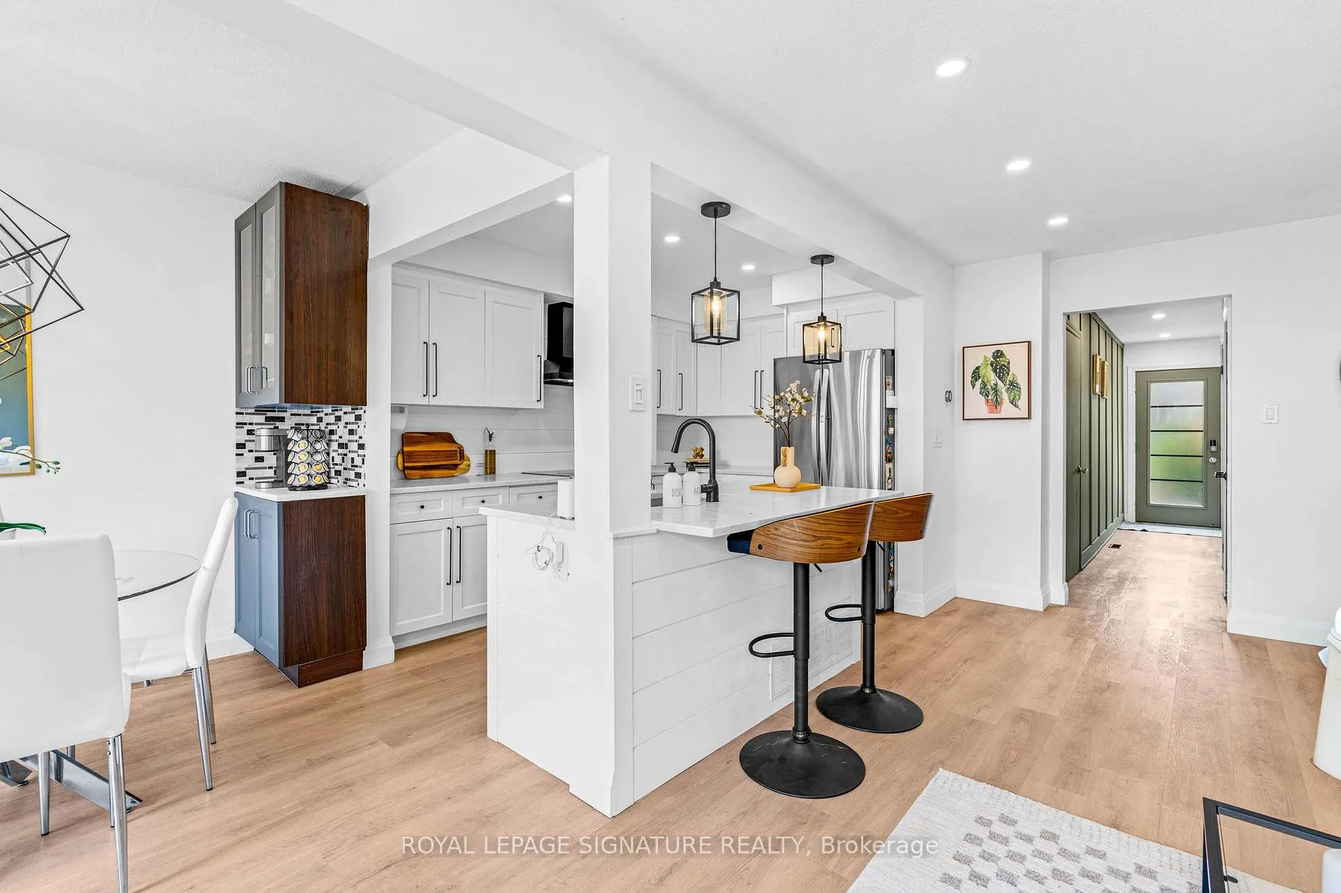 Photo 10 of 5273 Banting Court E, Burlington, Appleby — HOMEH