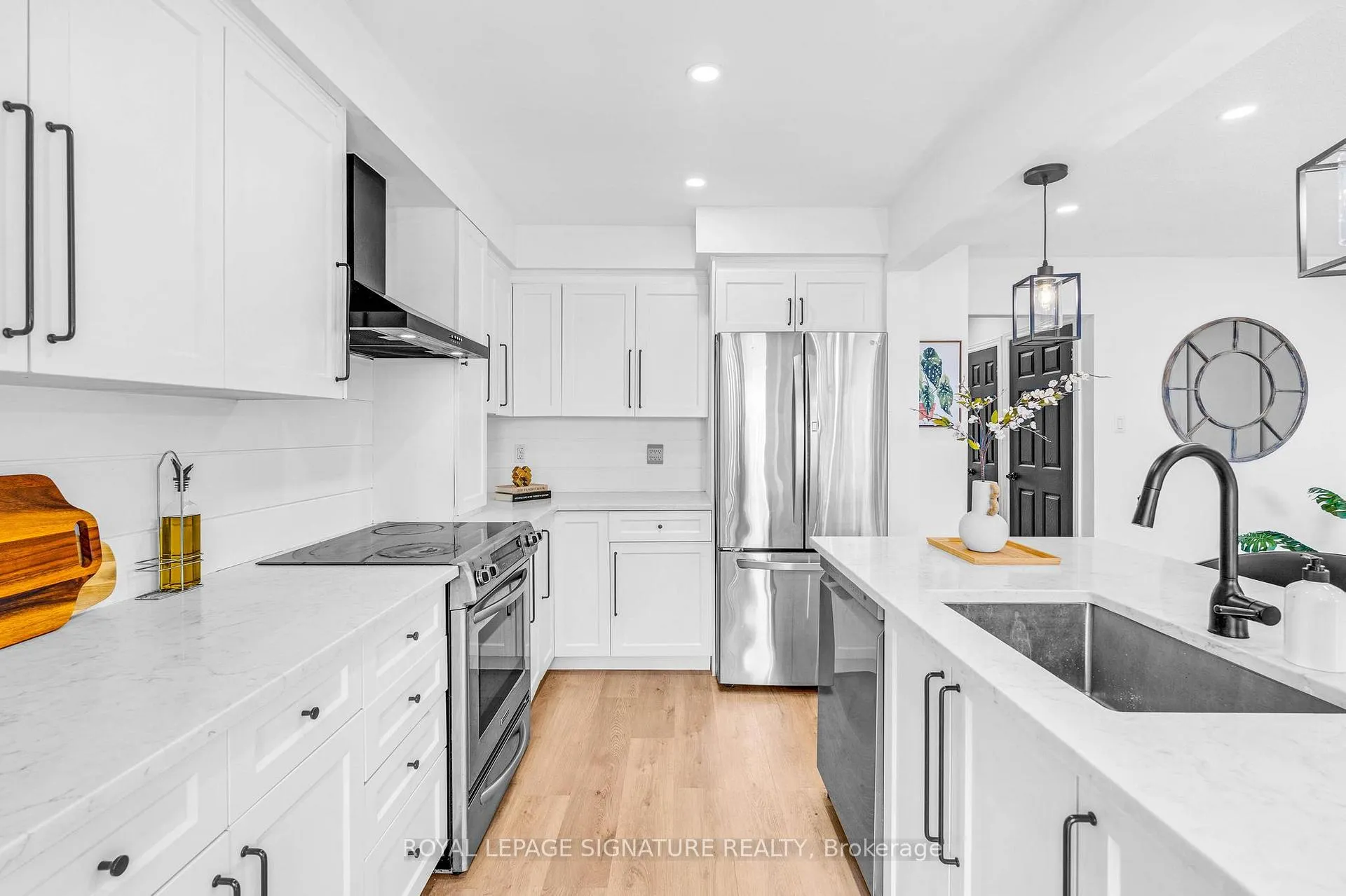 Photo 11 of 5273 Banting Court E, Burlington, Appleby — HOMEH
