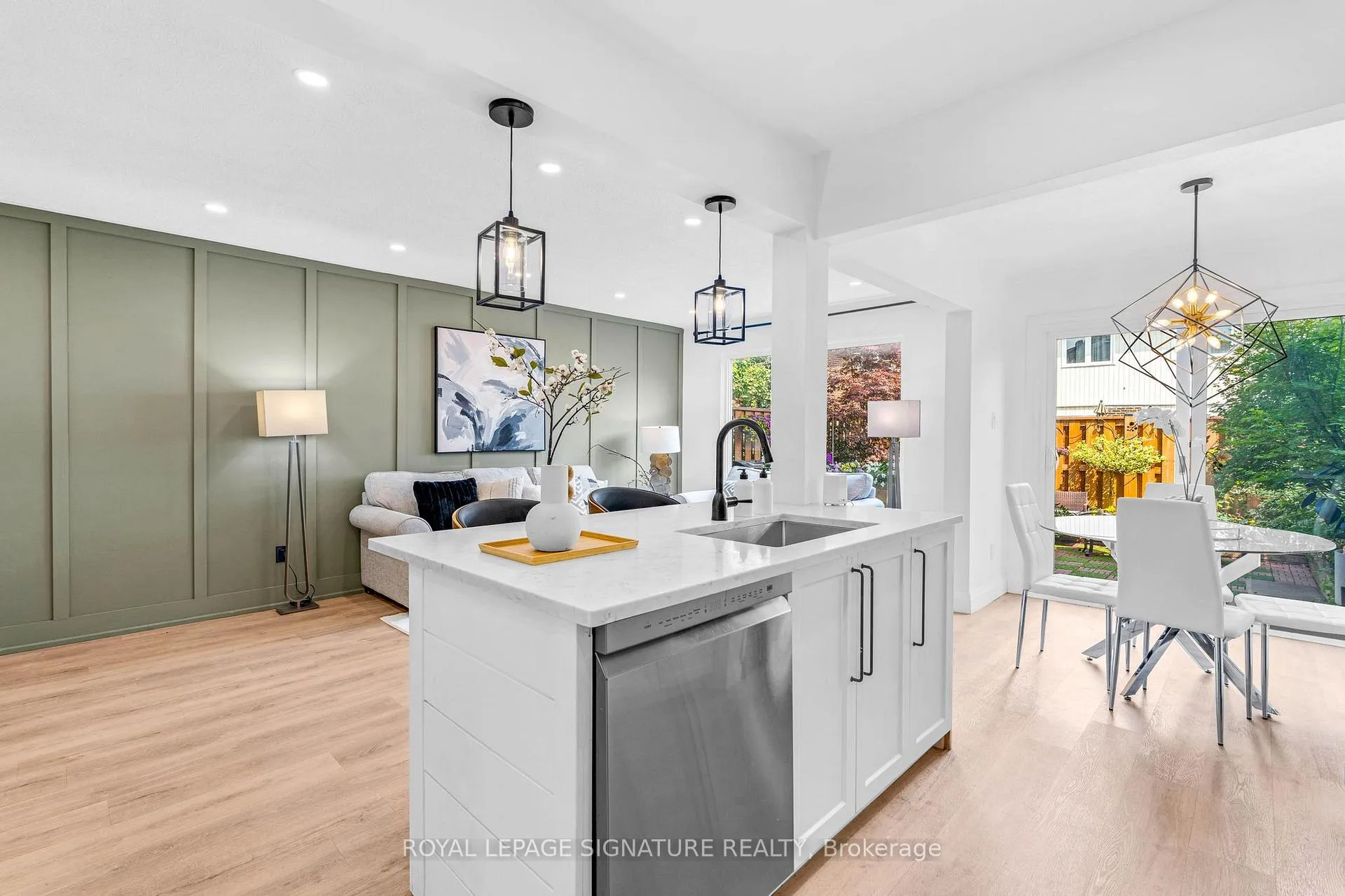 Photo 12 of 5273 Banting Court E, Burlington, Appleby — HOMEH