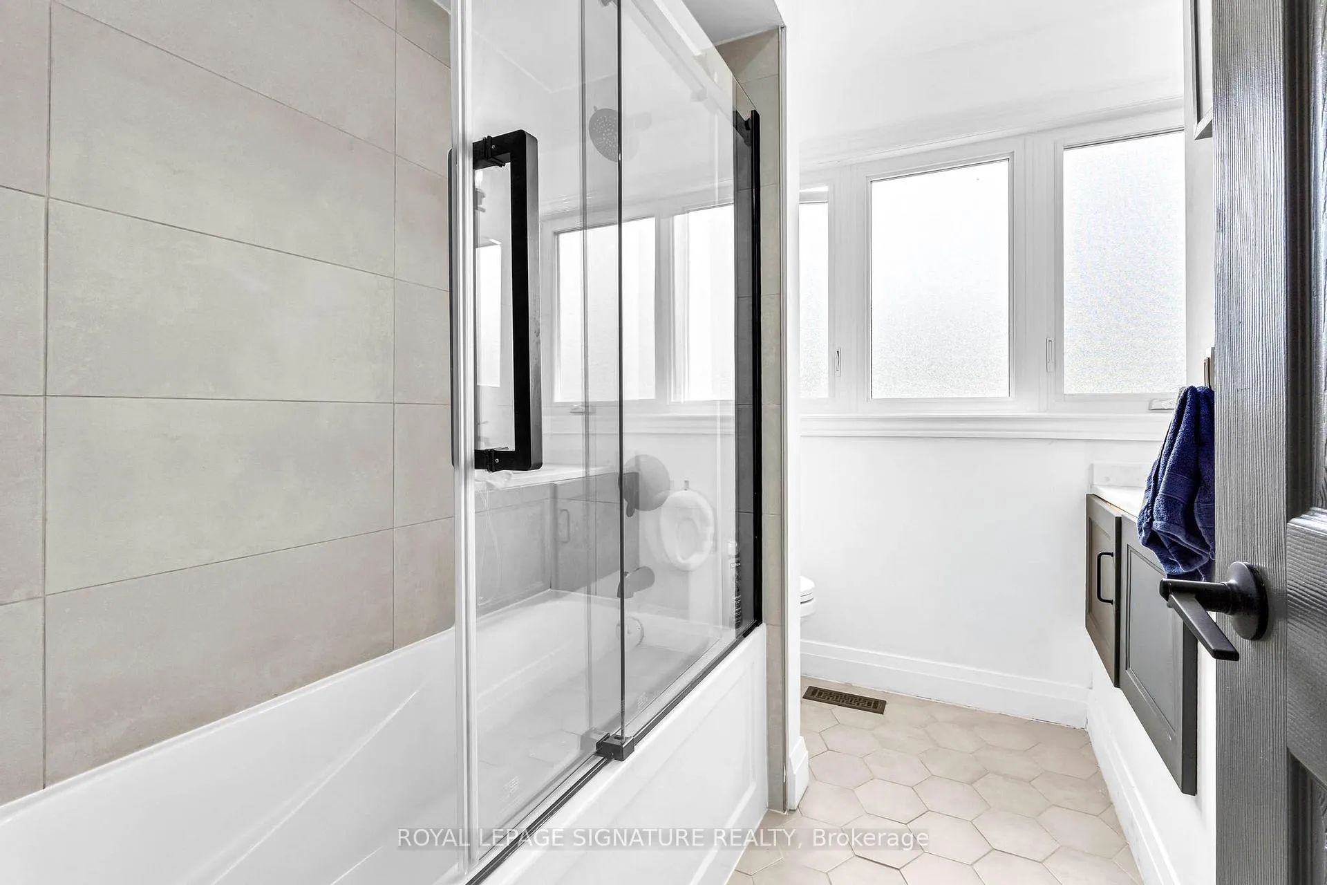 Photo 19 of 5273 Banting Court E, Burlington, Appleby — HOMEH