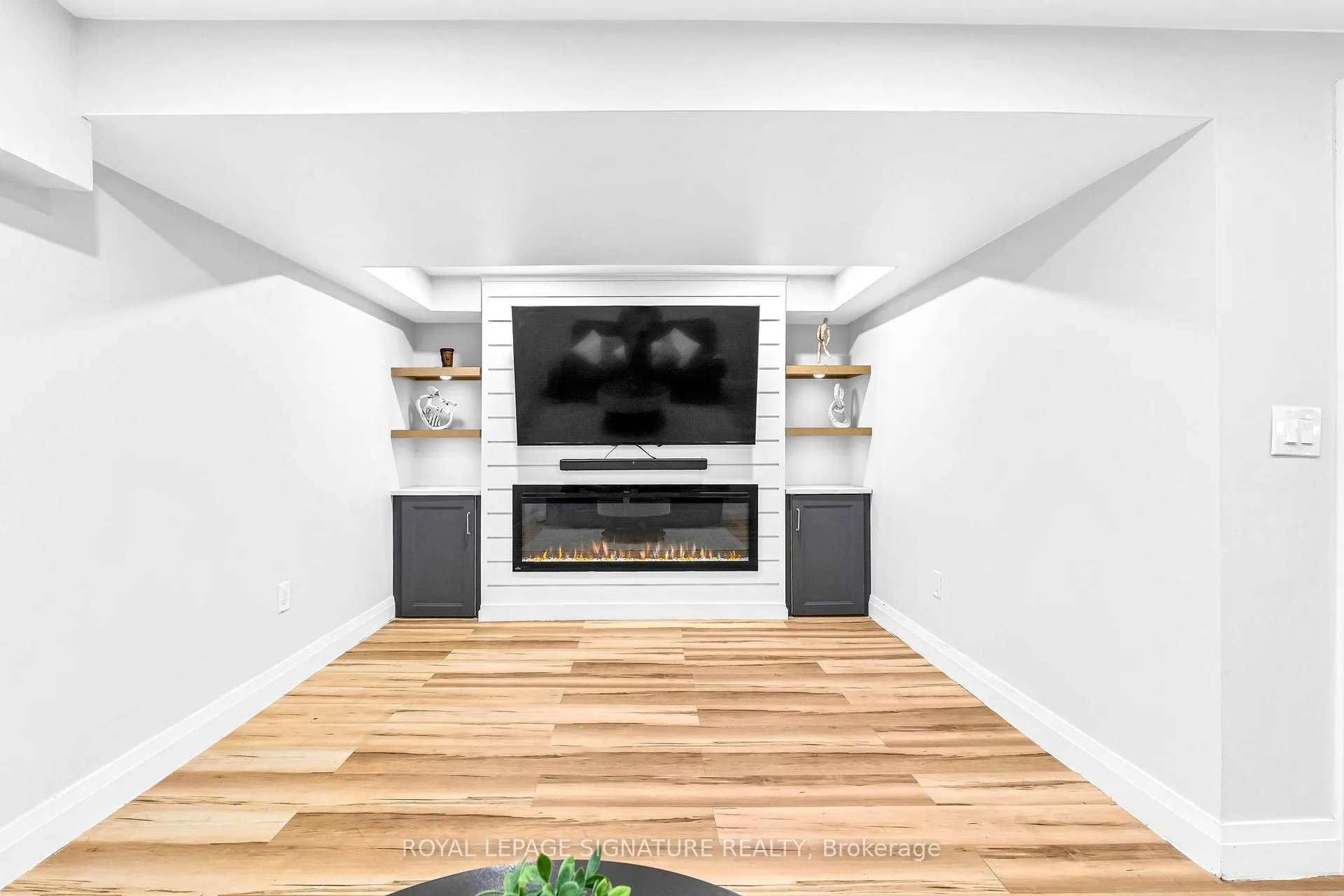 Photo 24 of 5273 Banting Court E, Burlington, Appleby — HOMEH
