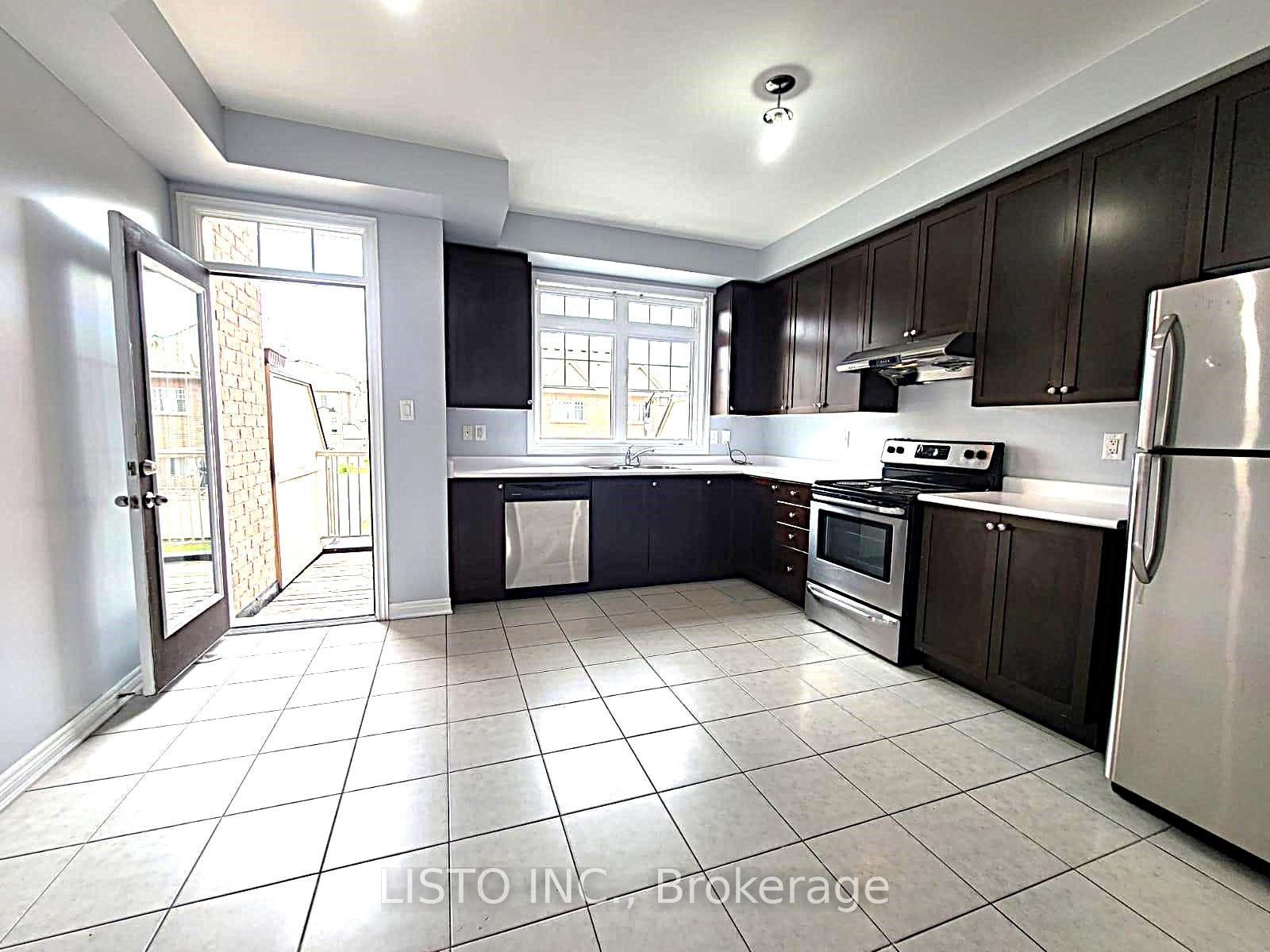 Photo 10 of 21 Dundas Way, Markham, Greensborough — HOMEH
