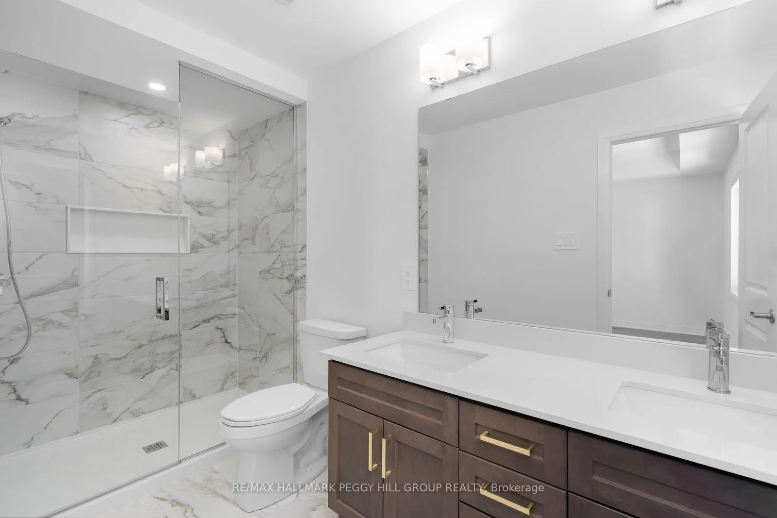Photo 6 of 197 Durham Avenue, Barrie, Rural Barrie Southeast — HOMEH