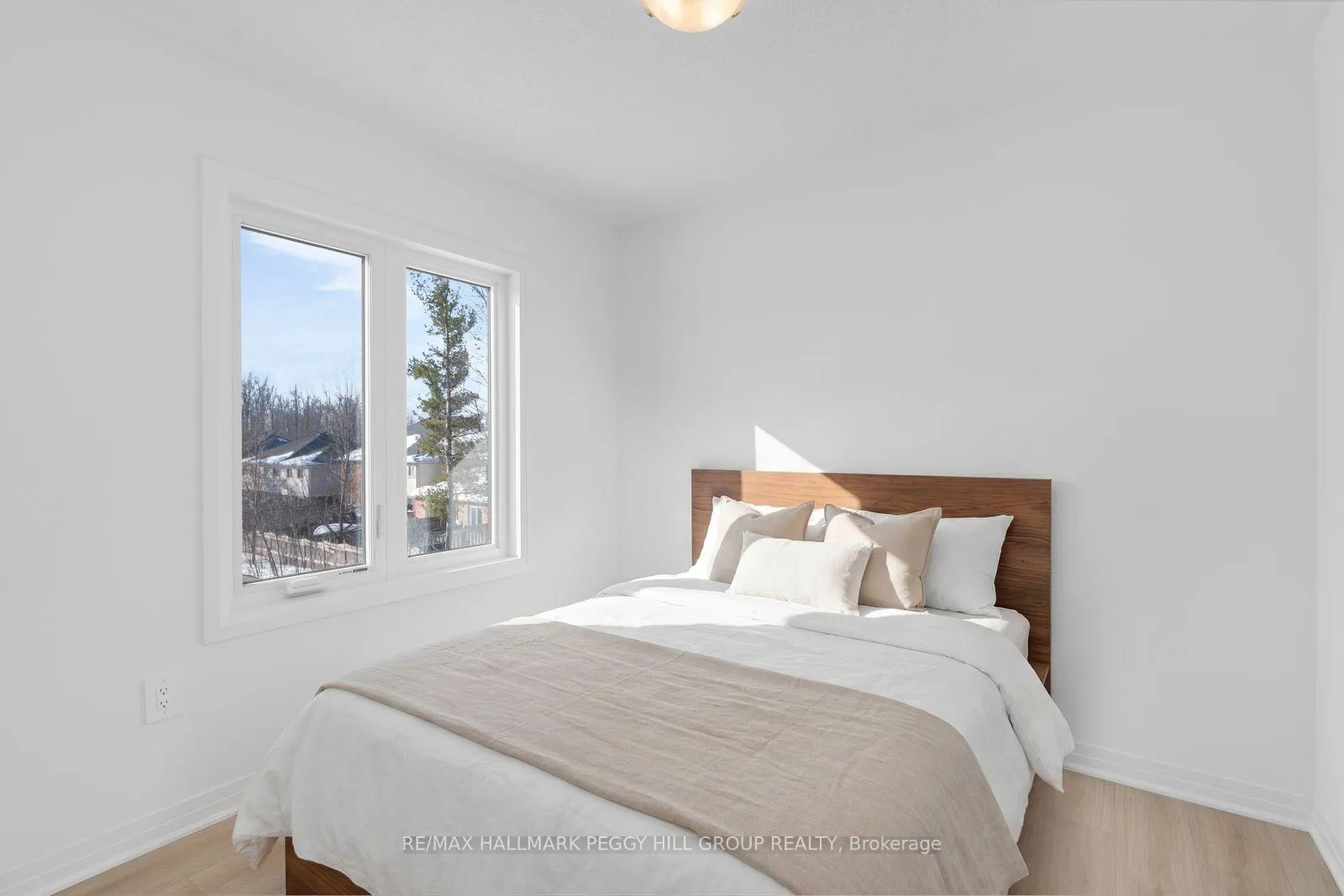 Photo 7 of 197 Durham Avenue, Barrie, Rural Barrie Southeast — HOMEH