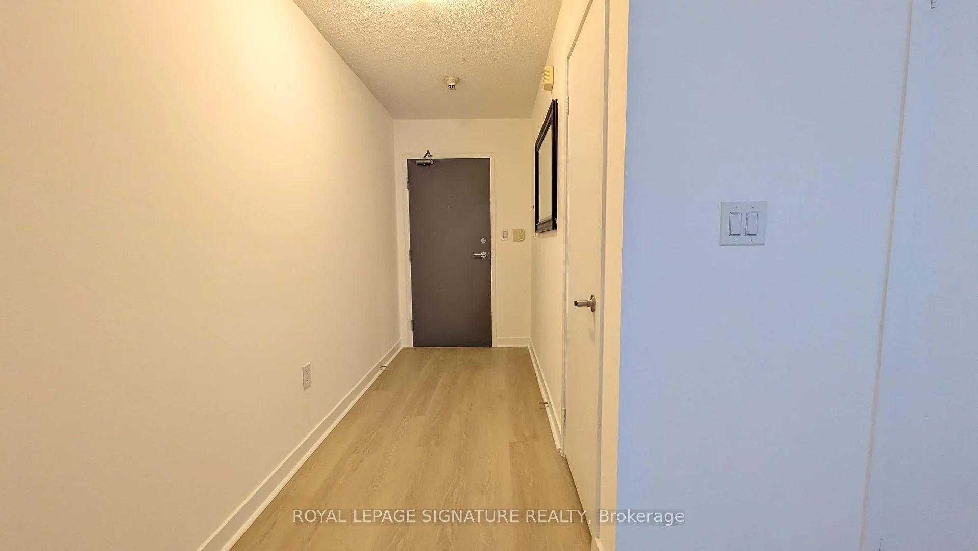 Photo 2 of Unit 801, 4K Spadina Avenue, Toronto, Waterfront Communities — HOMEH