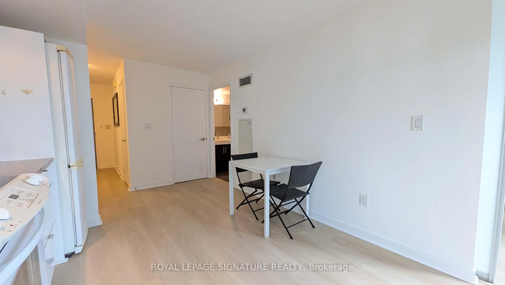 Photo 5 of Unit 801, 4K Spadina Avenue, Toronto, Waterfront Communities — HOMEH