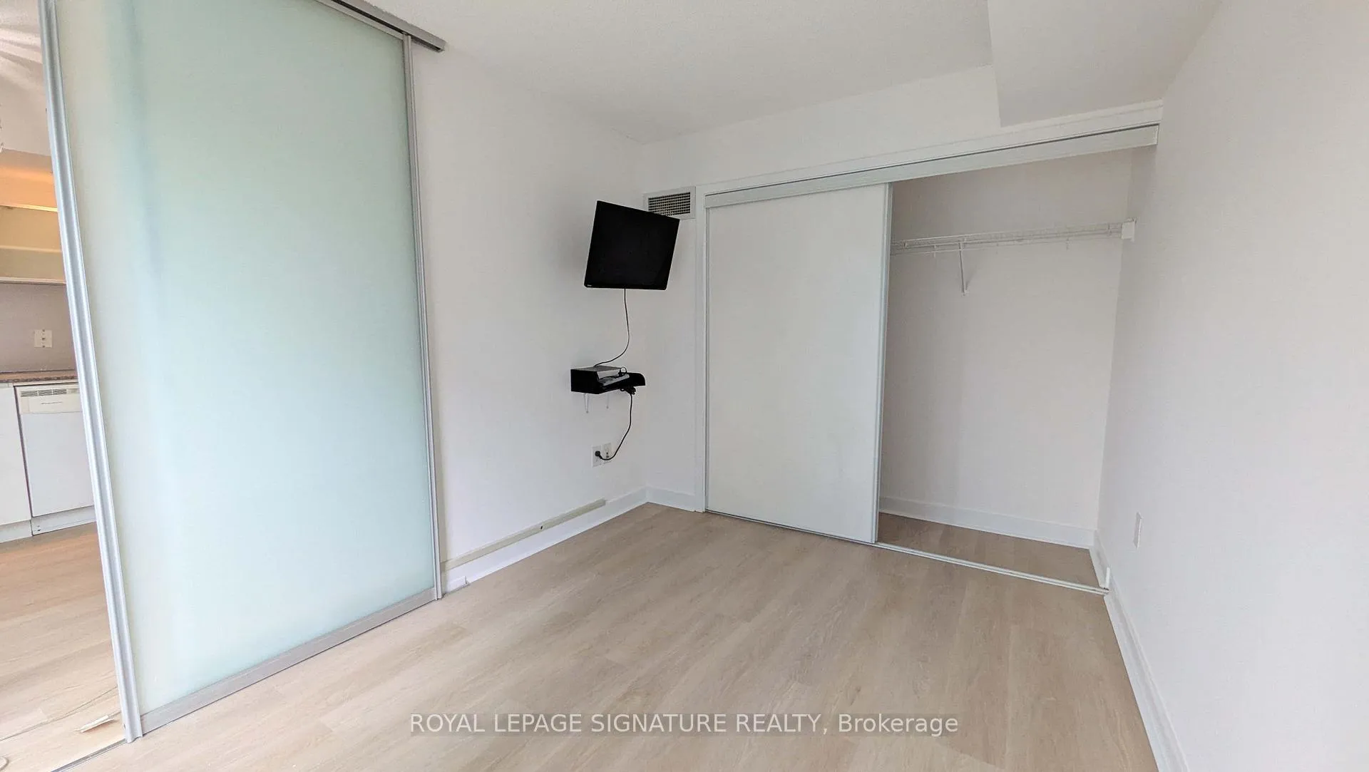 Photo 9 of Unit 801, 4K Spadina Avenue, Toronto, Waterfront Communities — HOMEH