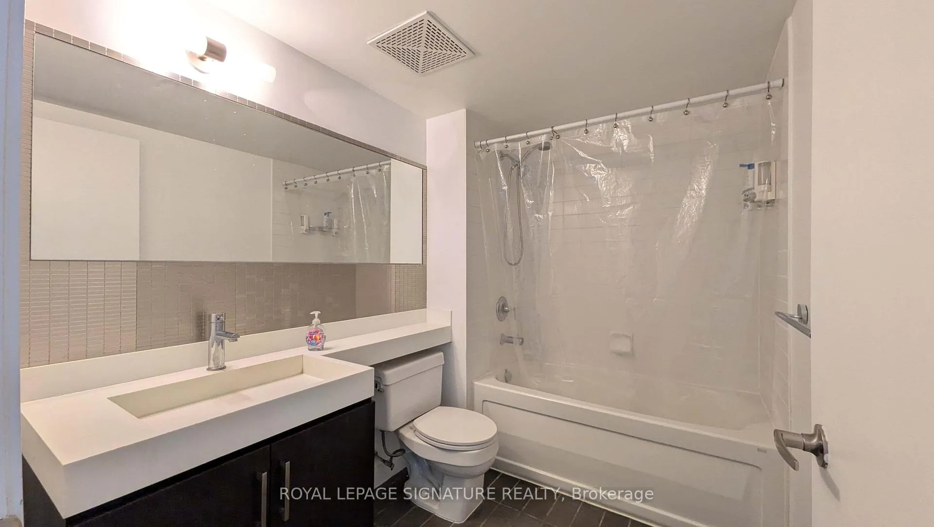 Photo 10 of Unit 801, 4K Spadina Avenue, Toronto, Waterfront Communities — HOMEH
