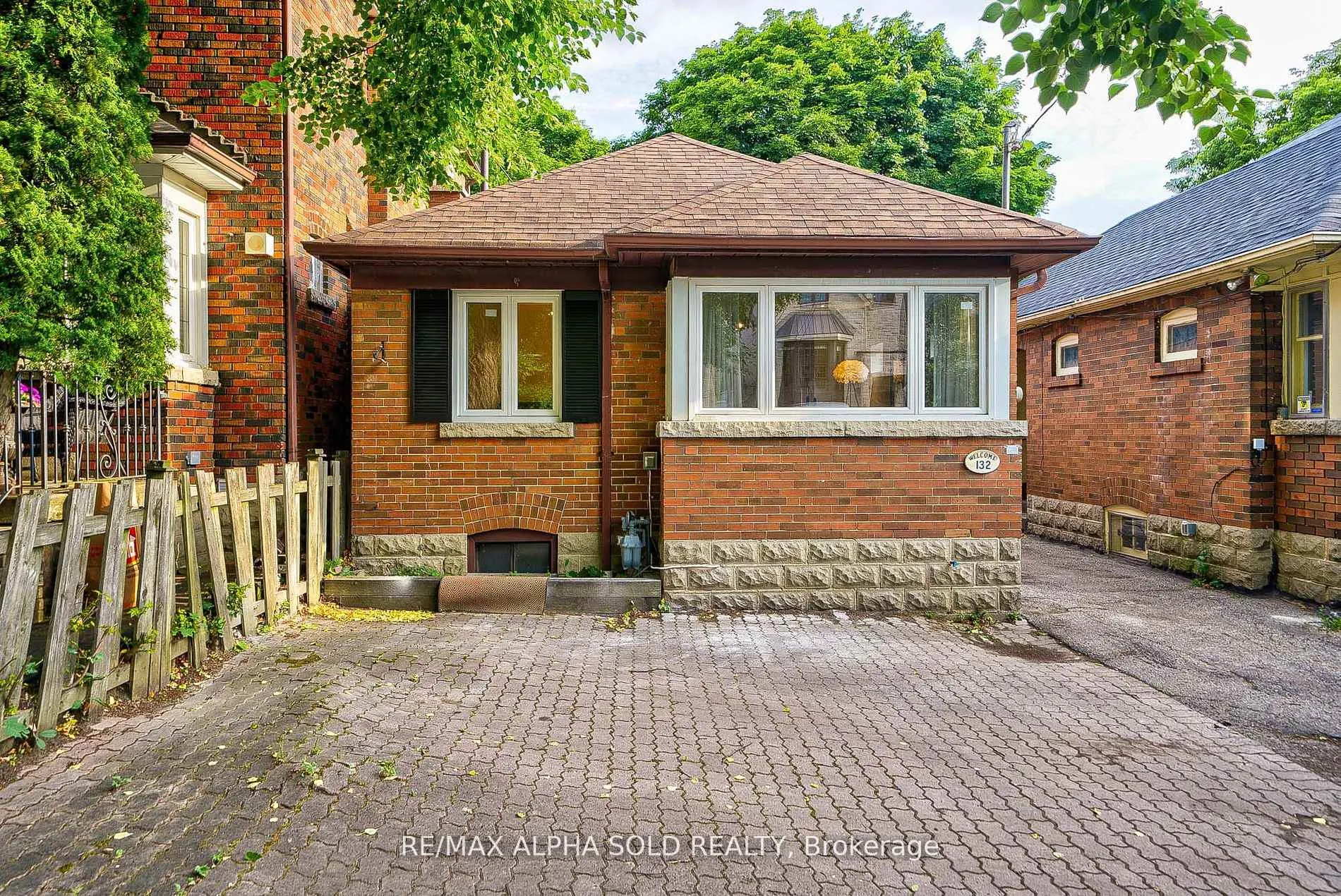 Photo 2 of 132 Glengarry Avenue, Toronto, Lawrence Park North — HOMEH