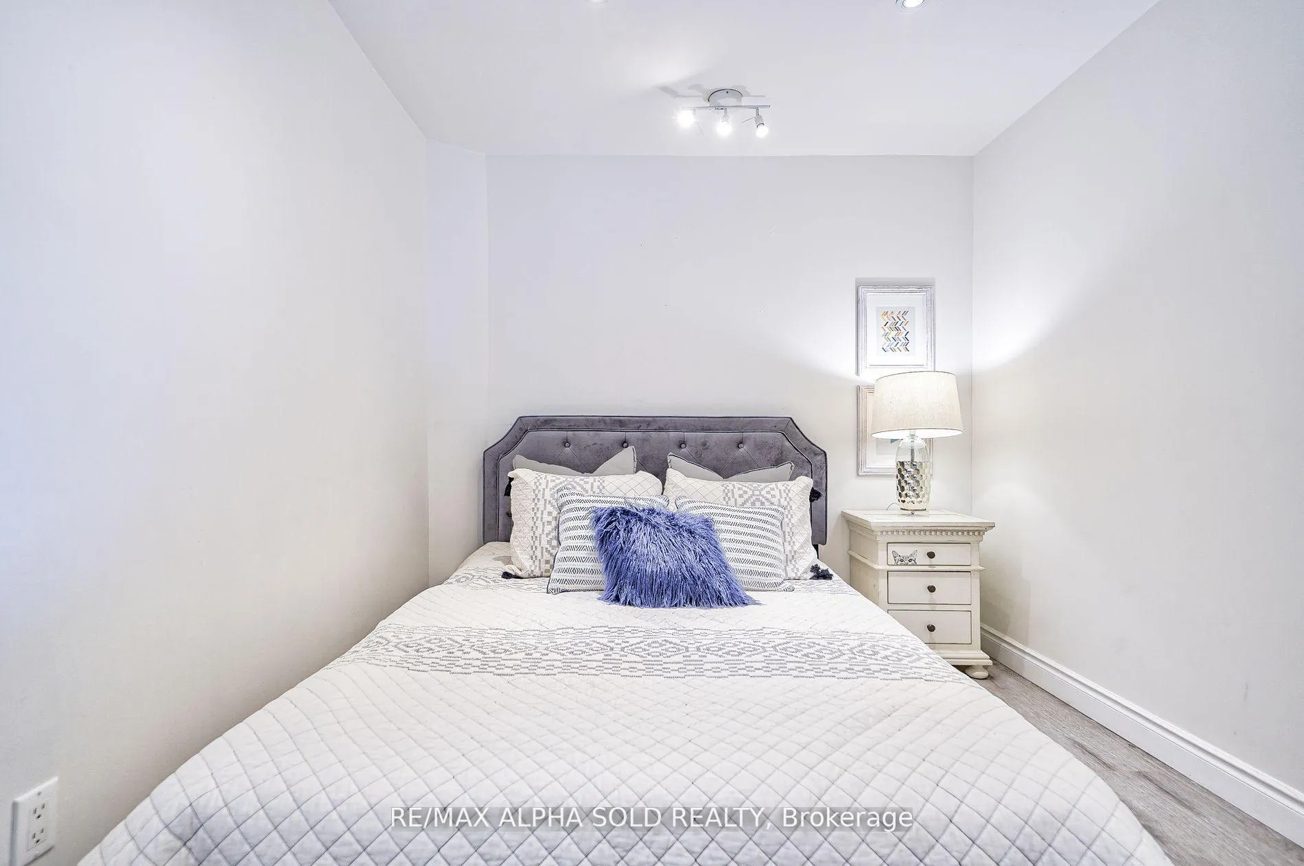 Photo 15 of 132 Glengarry Avenue, Toronto, Lawrence Park North — HOMEH