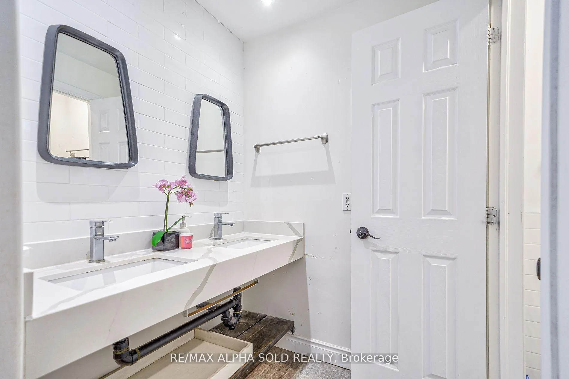 Photo 17 of 132 Glengarry Avenue, Toronto, Lawrence Park North — HOMEH