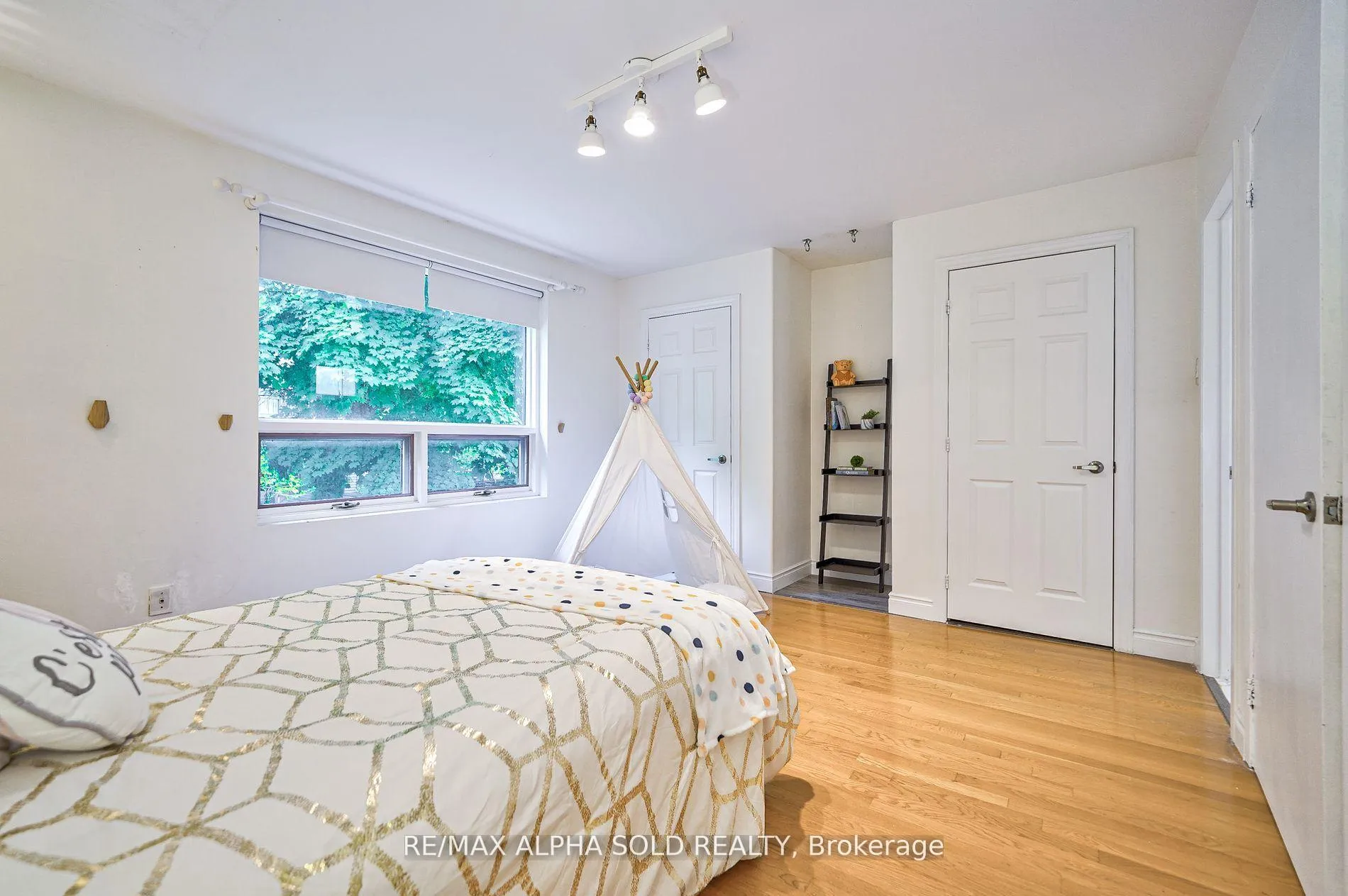 Photo 23 of 132 Glengarry Avenue, Toronto, Lawrence Park North — HOMEH