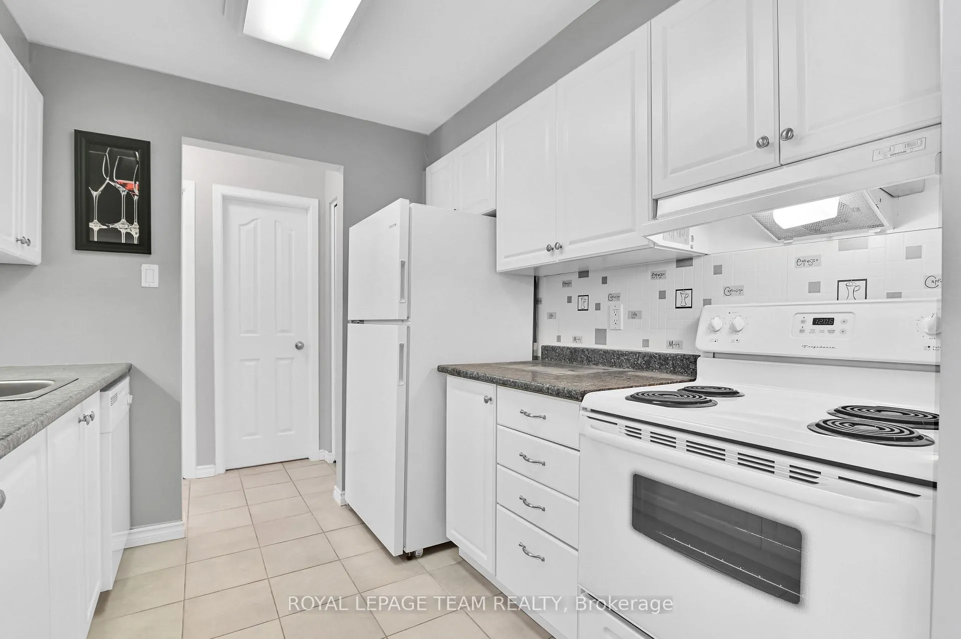 Photo 16 of Unit 102, 1785 Cabaret Lane, Ottawa, Fallingbrook/Pineridge — HOMEH