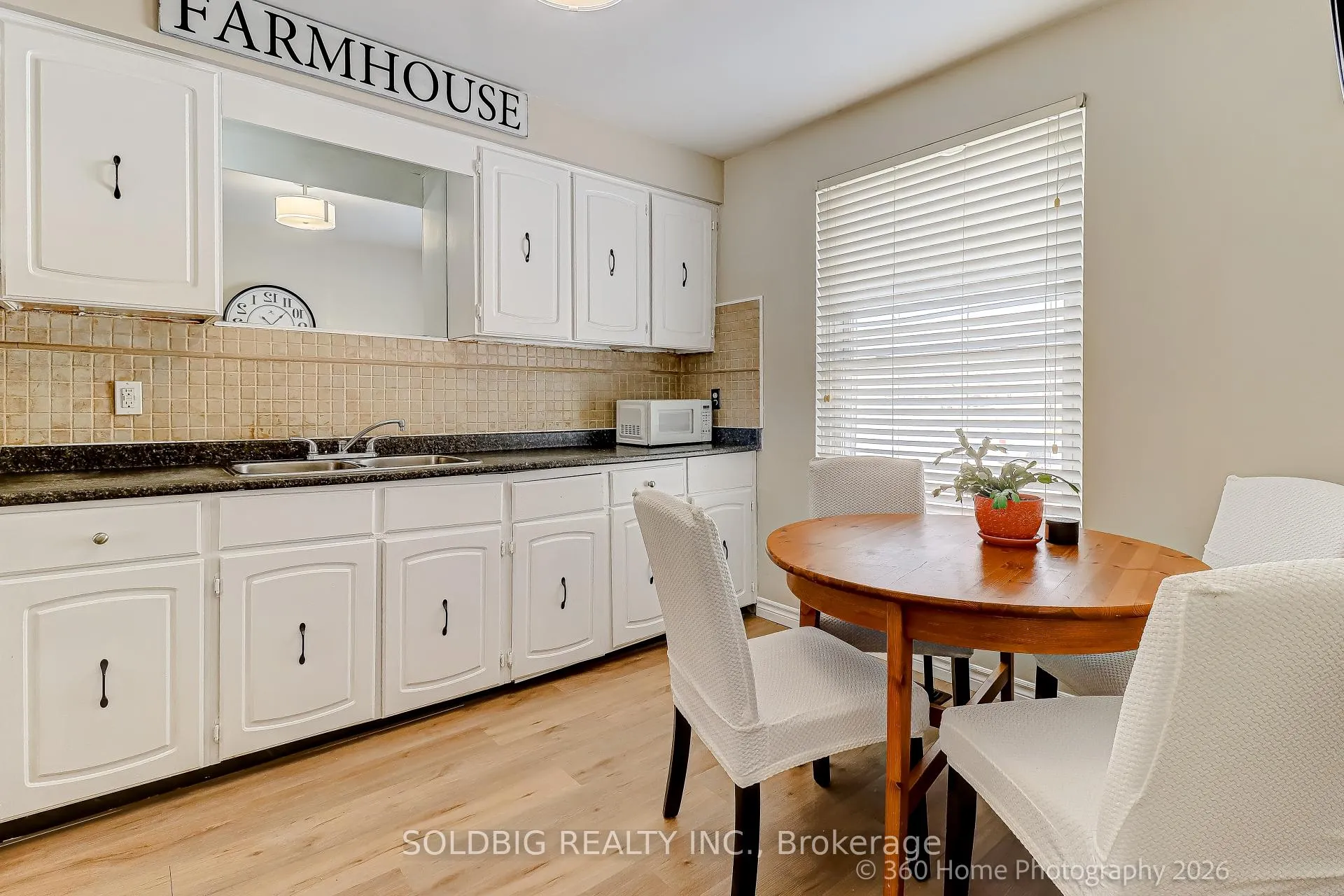 Photo 4 of 9 Loscombe Drive, Clarington, Bowmanville — HOMEH