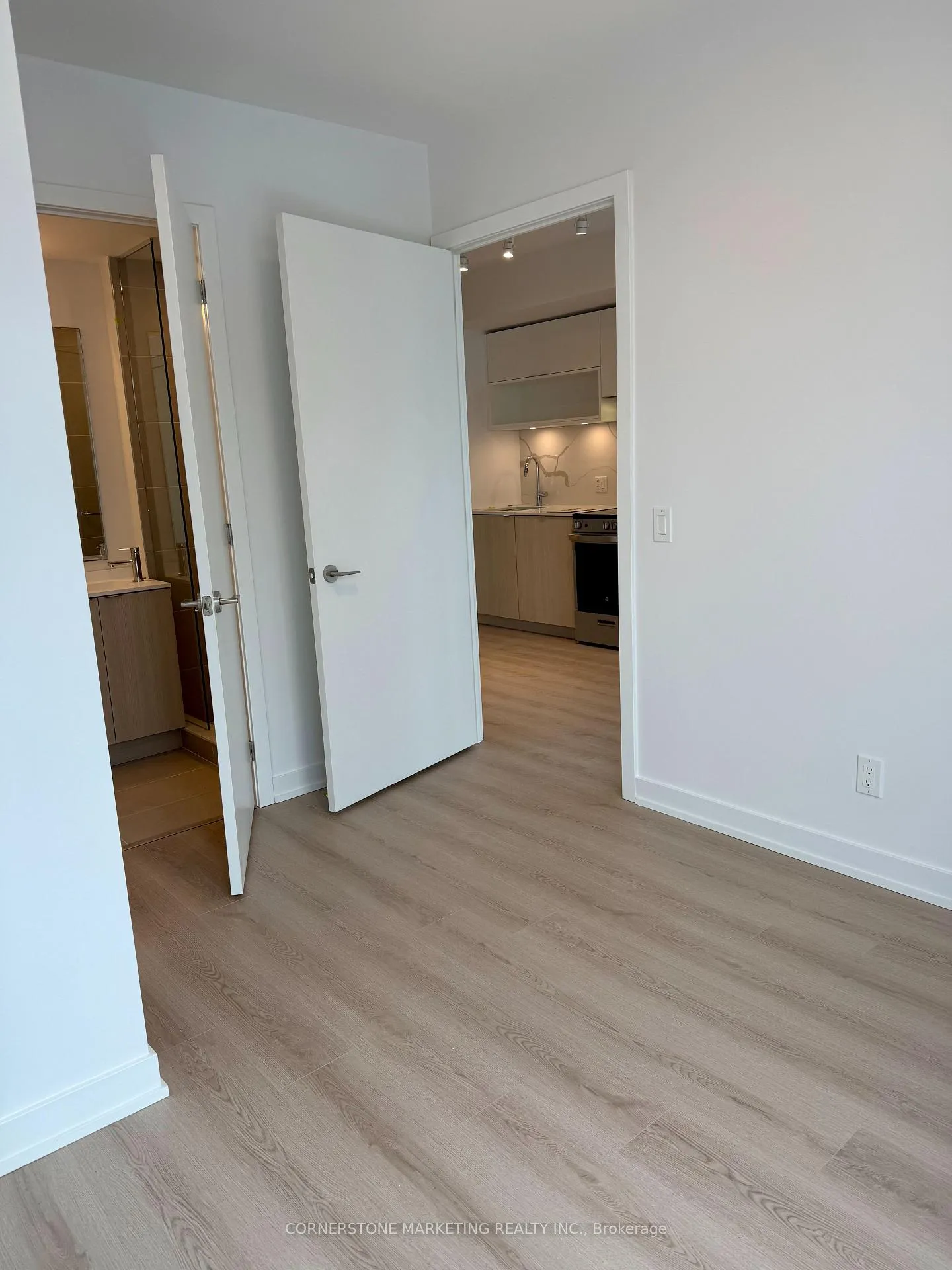 Photo 5 of Unit 1003, 100 Queen Street E, Toronto, Church-Yonge Corridor — HOMEH