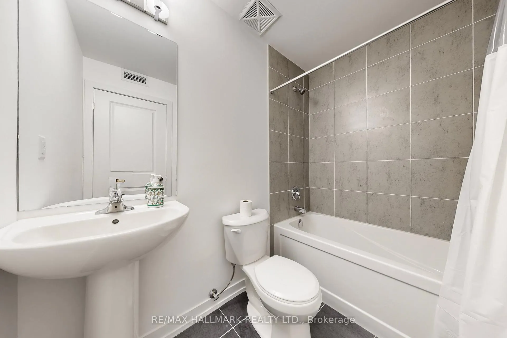 Photo 32 of Unit 7, 184 Angus Drive, Ajax, Central — HOMEH