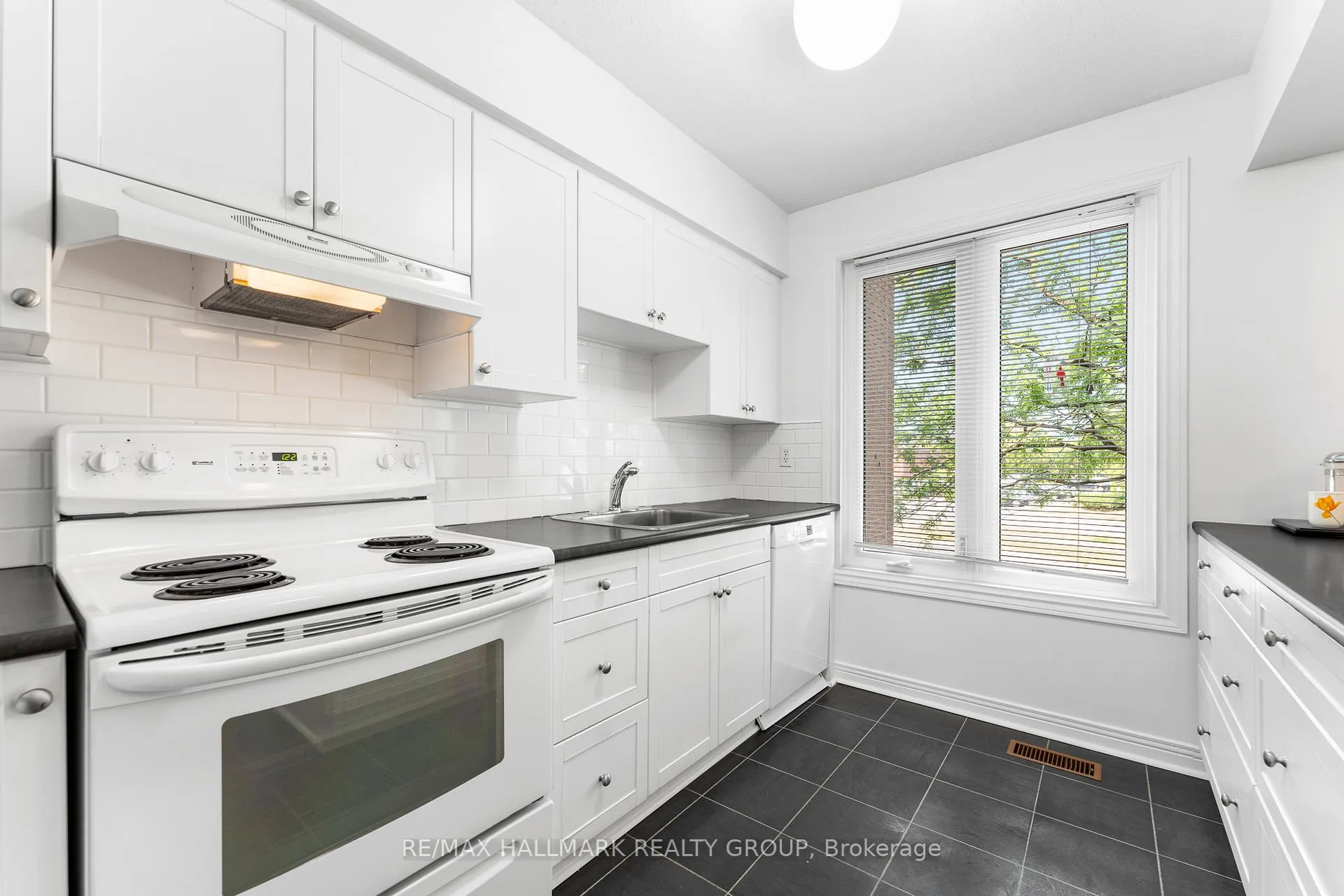 Photo 20 of 1916 Russell Road, Ottawa, Elmvale Acres — HOMEH
