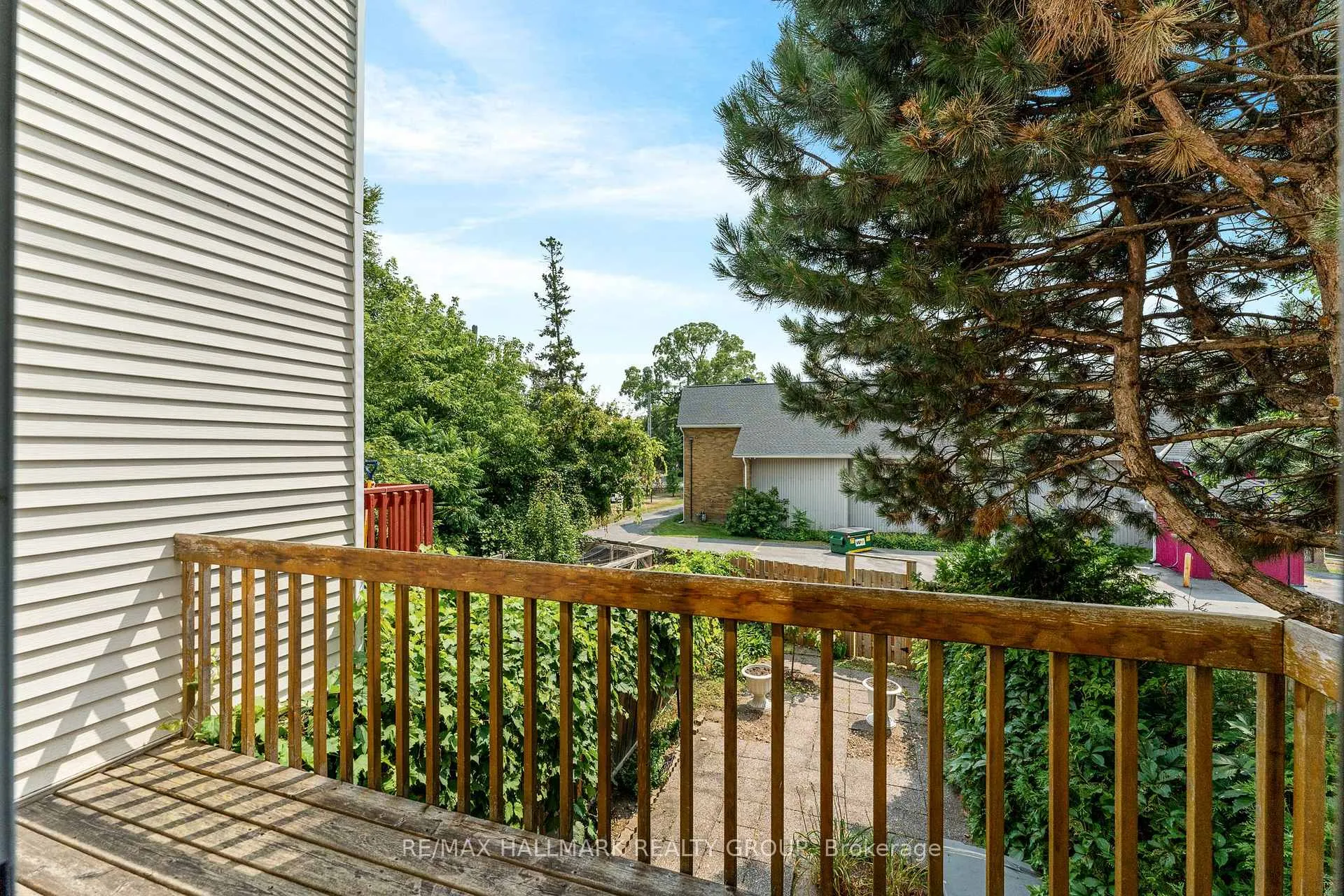 Photo 37 of 1916 Russell Road, Ottawa, Elmvale Acres — HOMEH