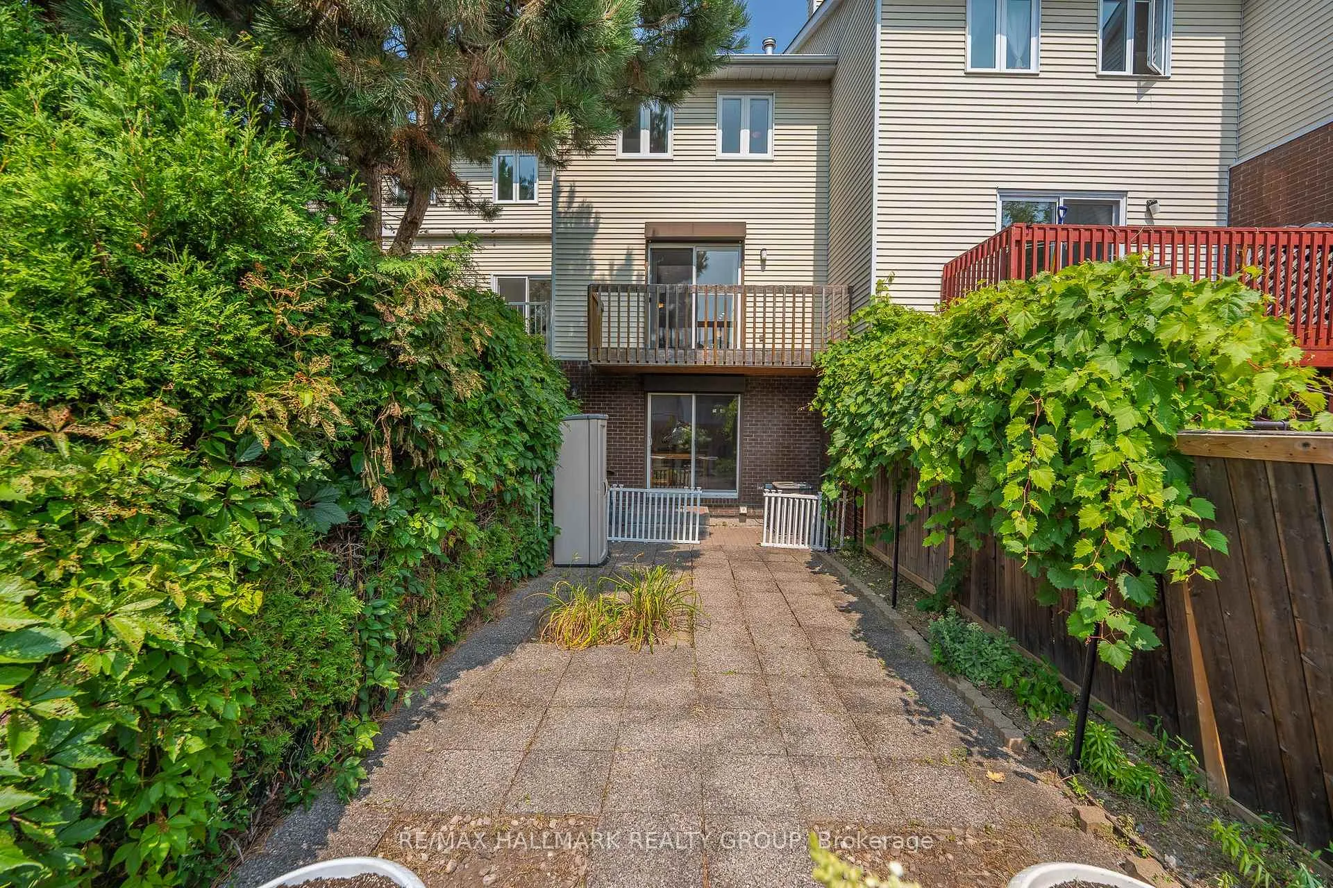 Photo 41 of 1916 Russell Road, Ottawa, Elmvale Acres — HOMEH