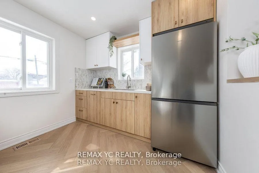Photo 9 of 87 Woodfern Drive, Scarborough, Ionview — HOMEH