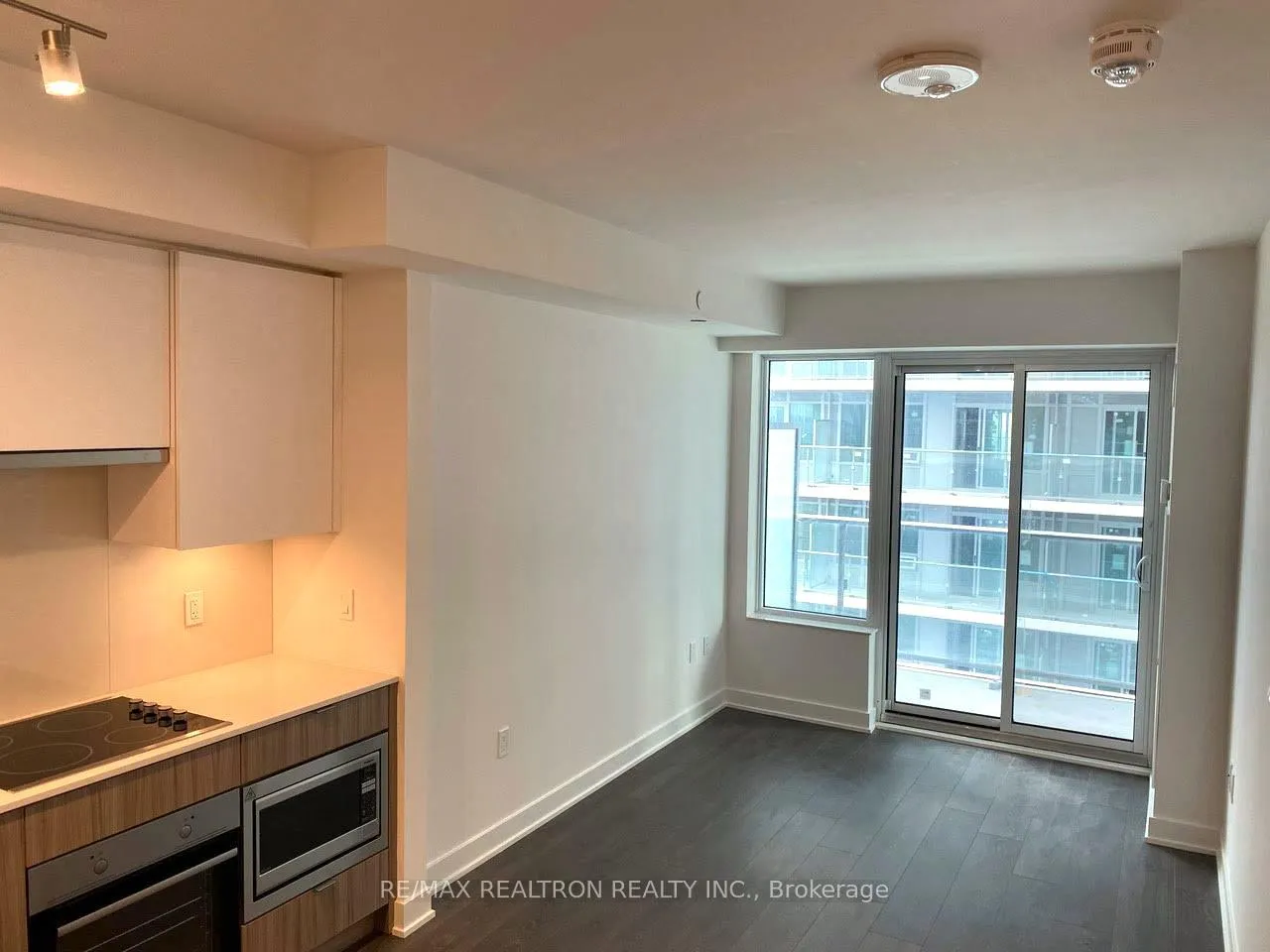 Photo 4 of Unit 2806, 99 Broadway Avenue, Toronto, Mount Pleasant West — HOMEH