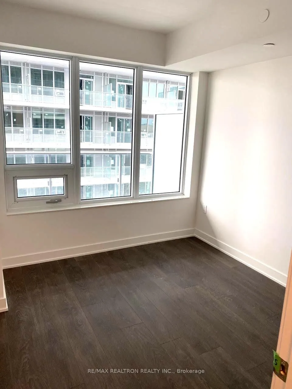 Photo 7 of Unit 2806, 99 Broadway Avenue, Toronto, Mount Pleasant West — HOMEH