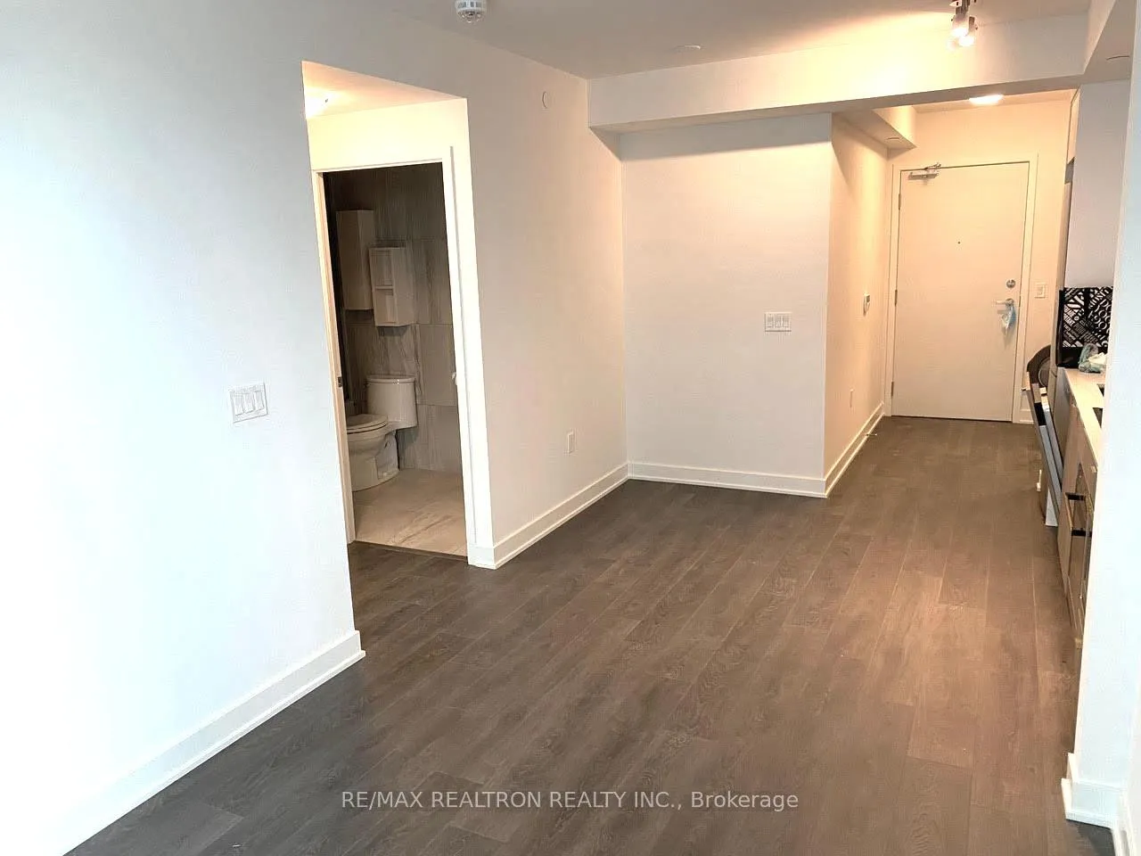 Photo 9 of Unit 2806, 99 Broadway Avenue, Toronto, Mount Pleasant West — HOMEH