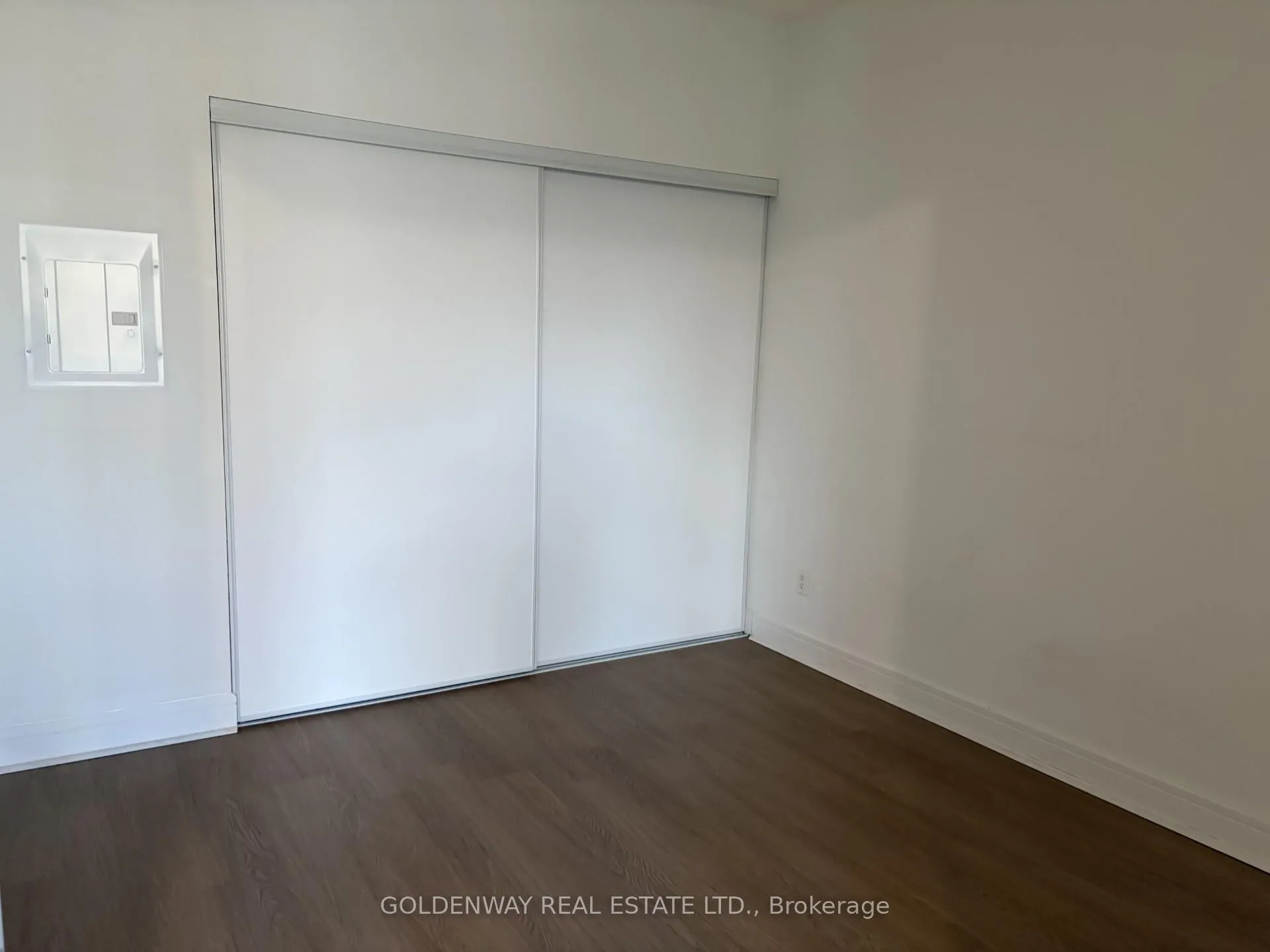 Photo 4 of Unit 208, 35 Brian Peck Crescent, Toronto, Thorncliffe Park — HOMEH