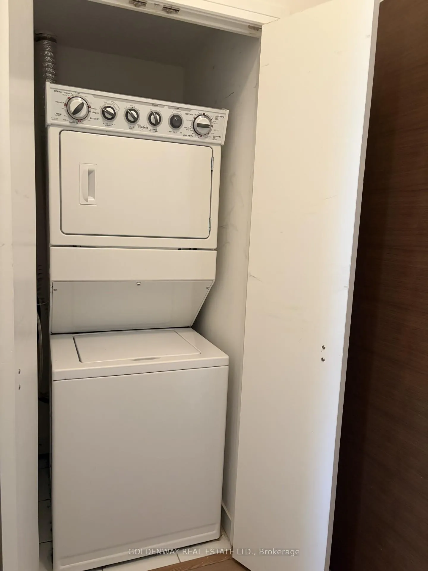Photo 5 of Unit 208, 35 Brian Peck Crescent, Toronto, Thorncliffe Park — HOMEH