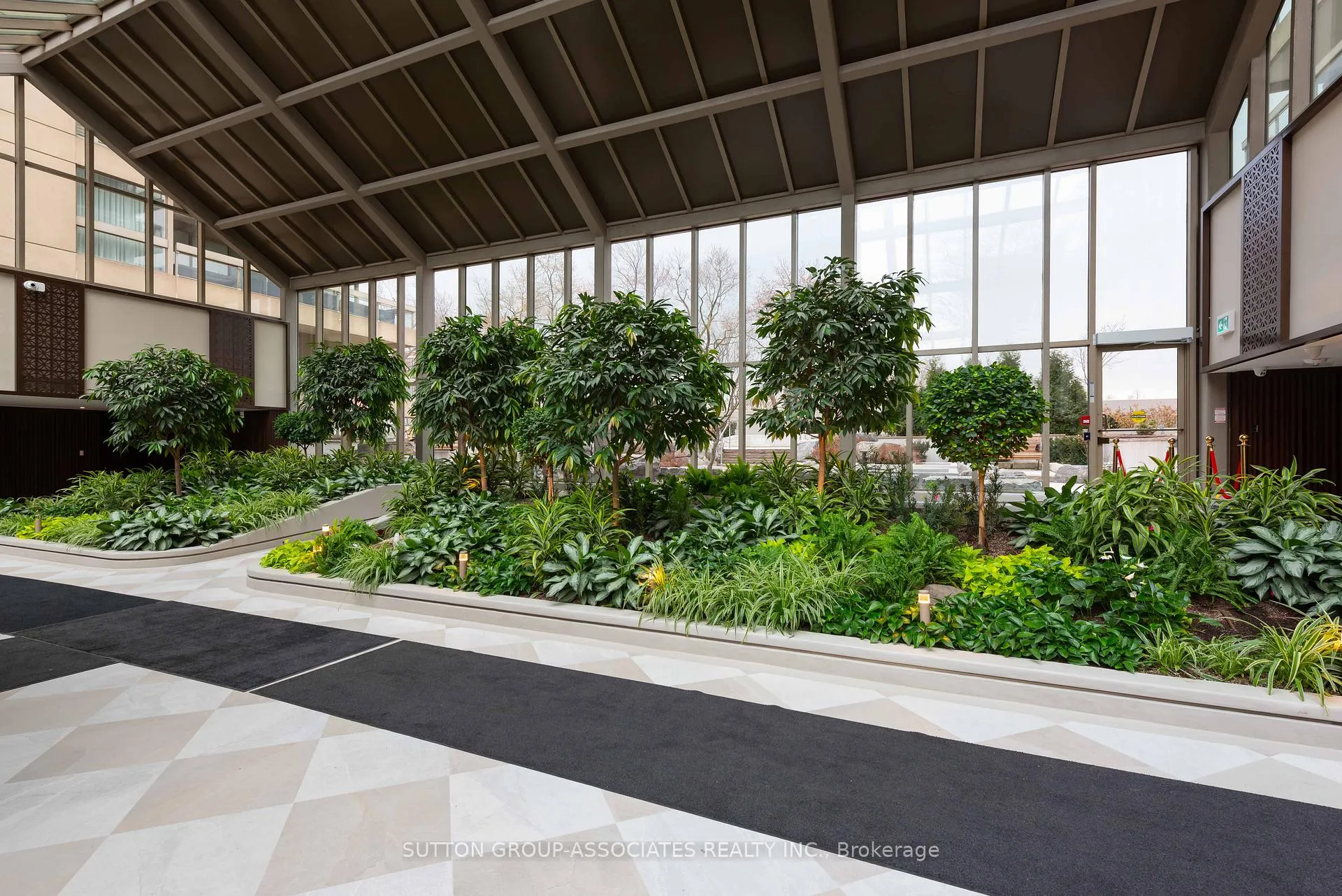 Photo 4 of Unit 1602, 61 St Clair Avenue W, Toronto, Yonge-St. Clair — HOMEH
