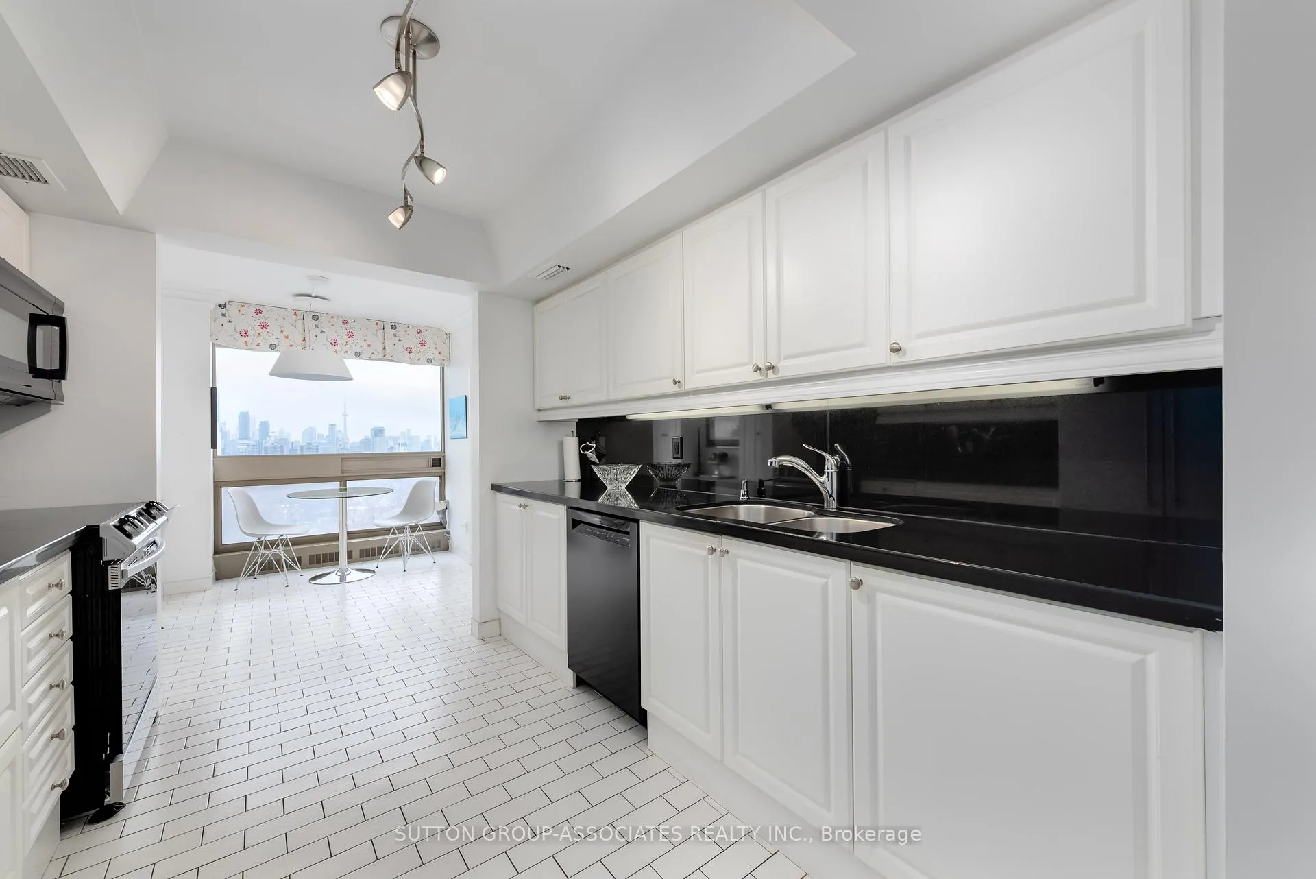 Photo 20 of Unit 1602, 61 St Clair Avenue W, Toronto, Yonge-St. Clair — HOMEH