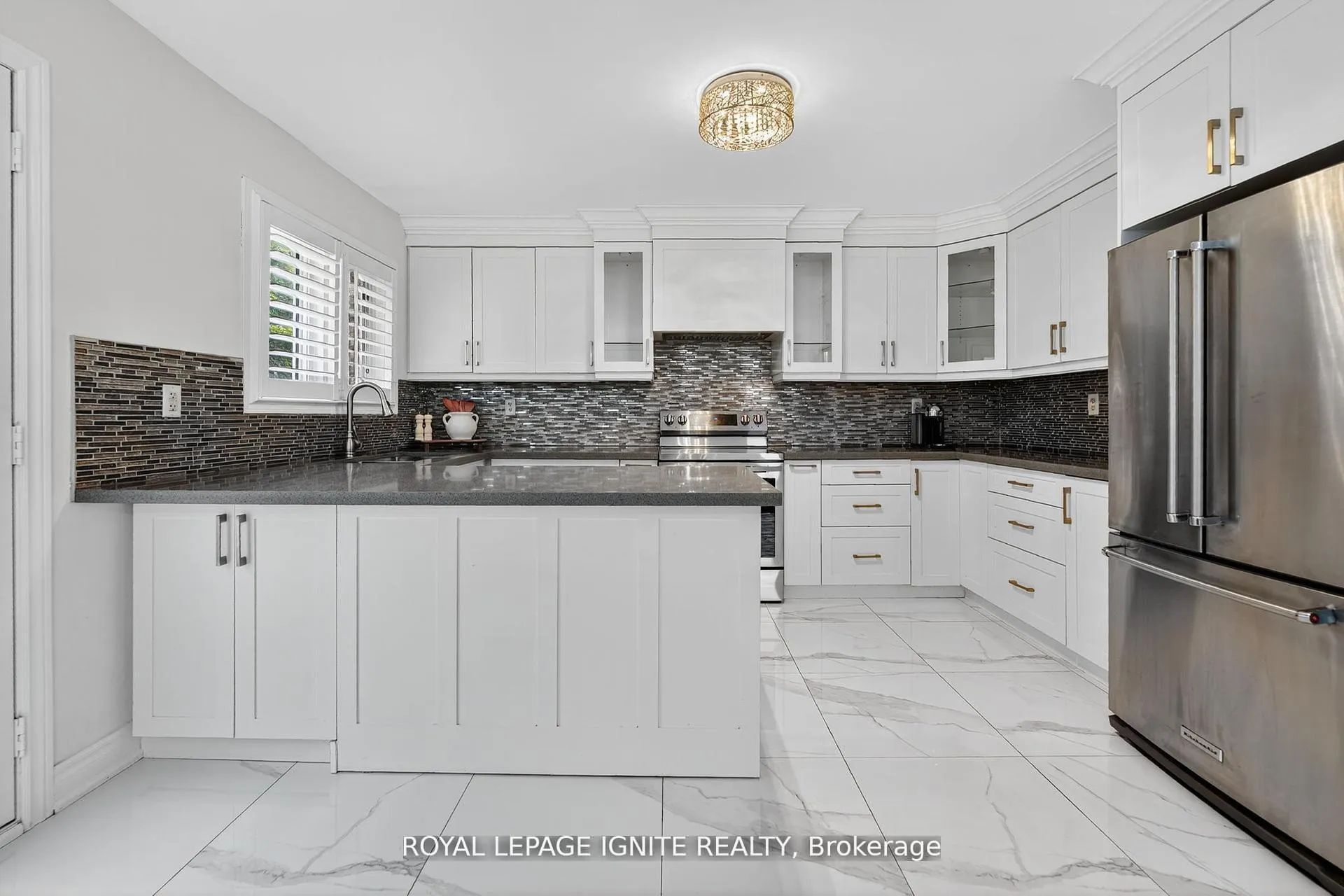 Photo 10 of 71 Norland Circle, Oshawa, Windfields — HOMEH