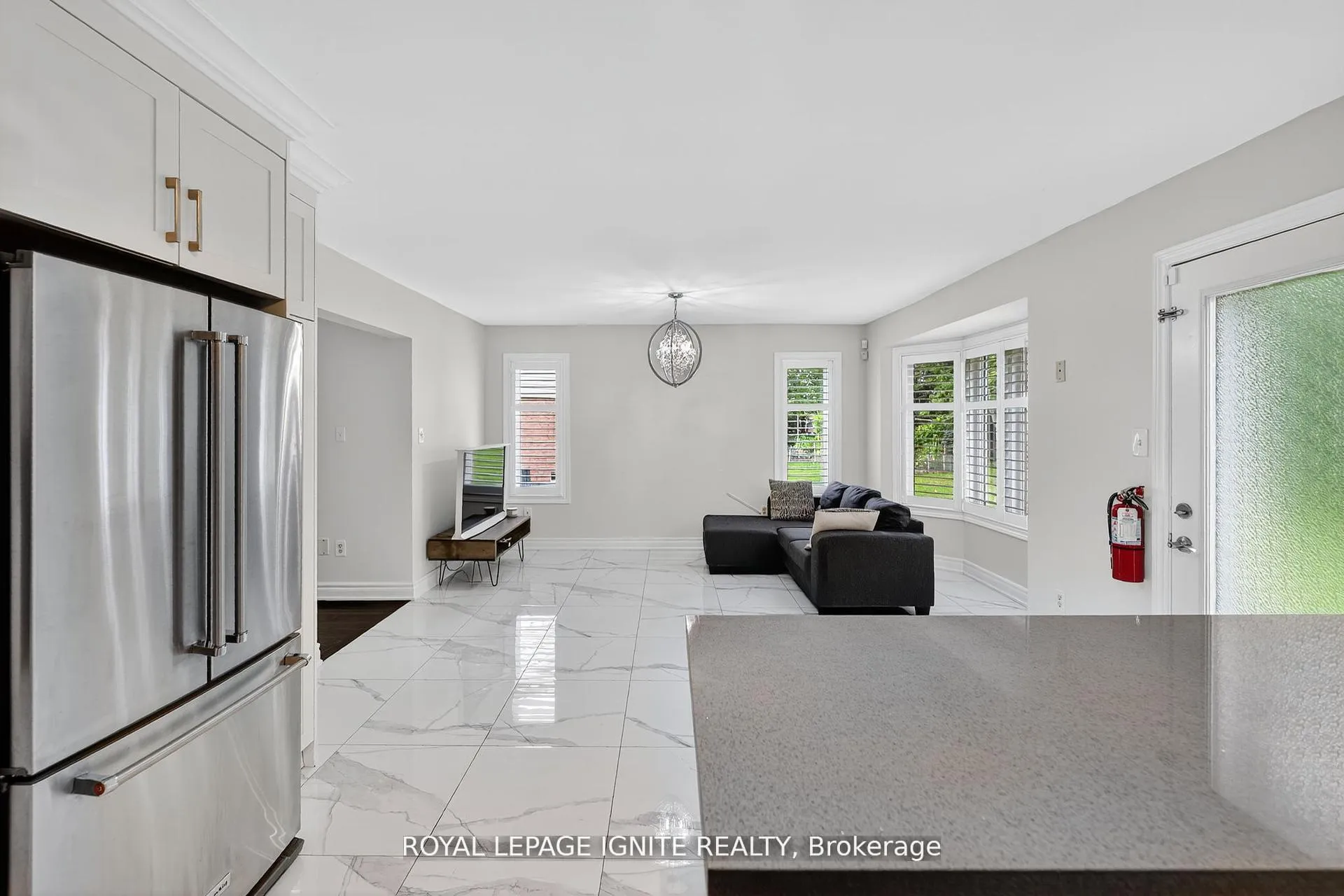 Photo 13 of 71 Norland Circle, Oshawa, Windfields — HOMEH