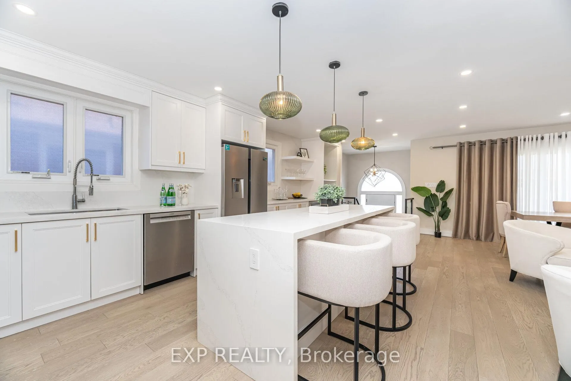 Photo 9 of 7 Boyne Highlands Court, Vaughan, Concord — HOMEH