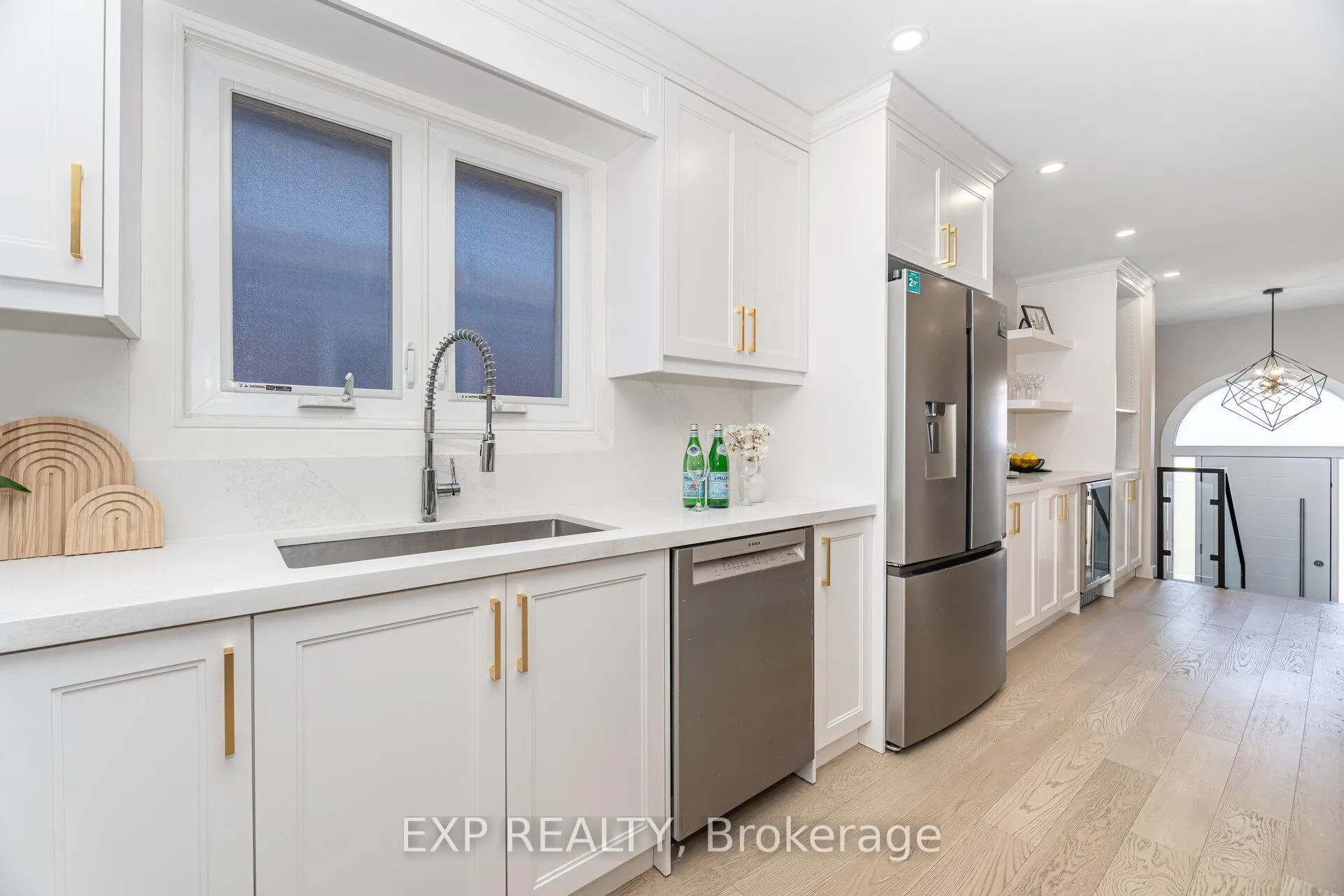 Photo 10 of 7 Boyne Highlands Court, Vaughan, Concord — HOMEH