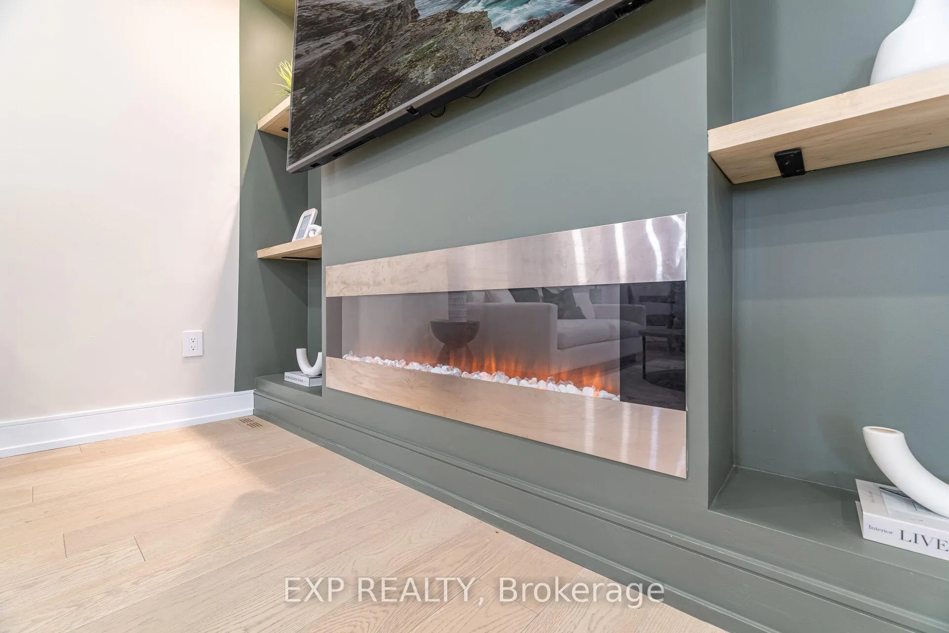 Photo 14 of 7 Boyne Highlands Court, Vaughan, Concord — HOMEH