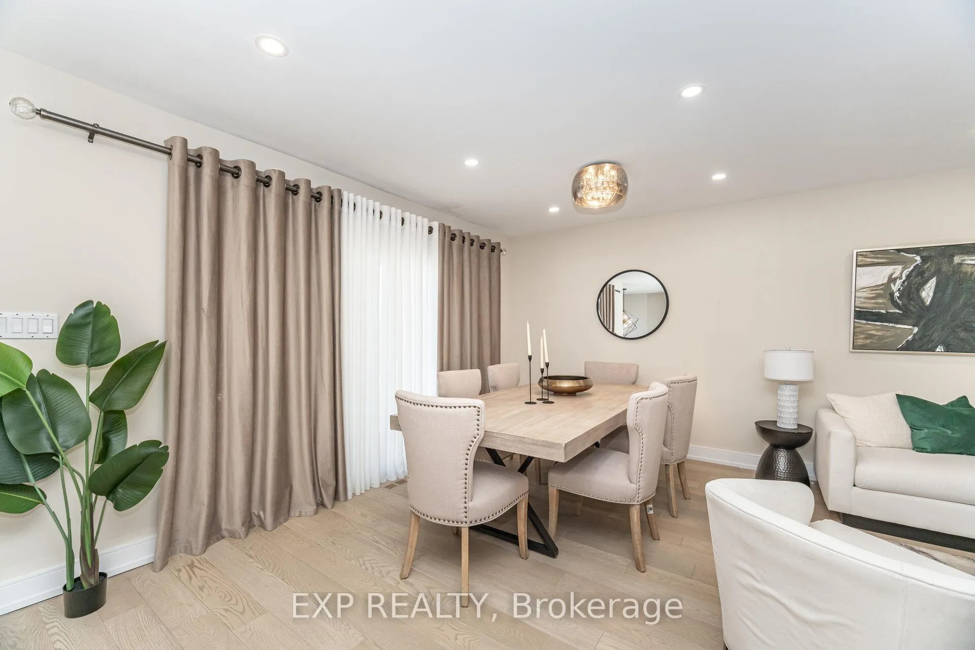 Photo 16 of 7 Boyne Highlands Court, Vaughan, Concord — HOMEH