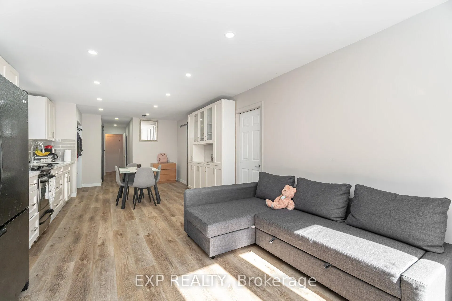 Photo 33 of 7 Boyne Highlands Court, Vaughan, Concord — HOMEH