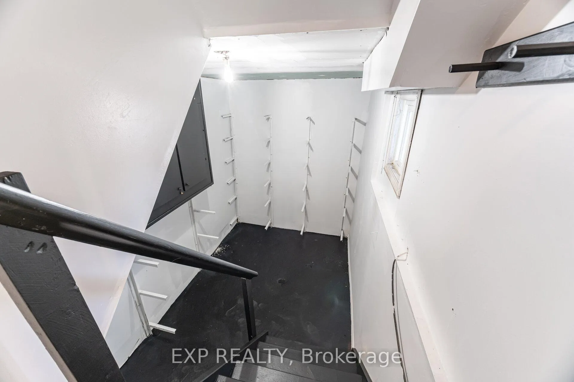 Photo 40 of 7 Boyne Highlands Court, Vaughan, Concord — HOMEH