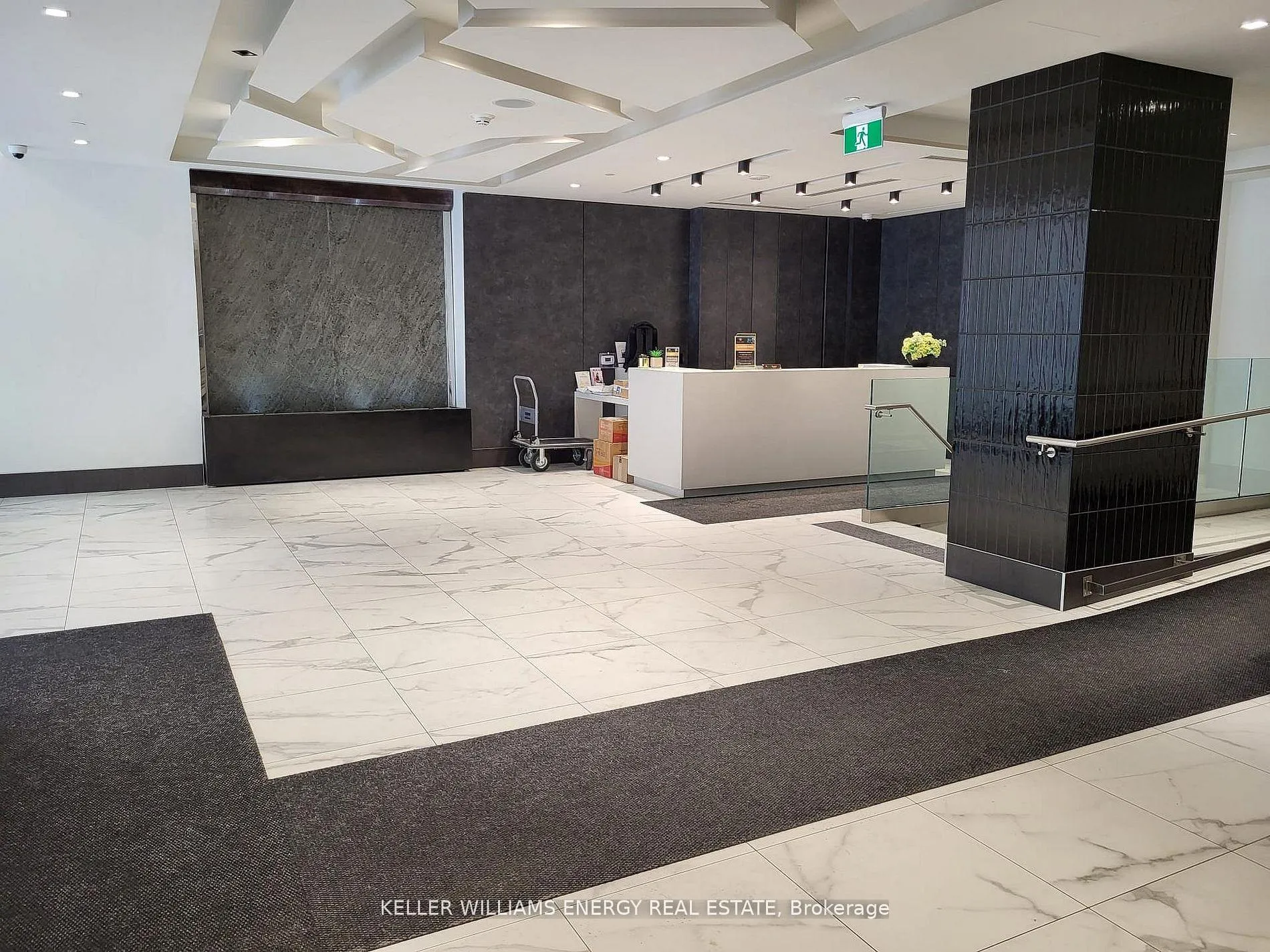 Photo 4 of Unit 513, 50 Dunfield Avenue, Toronto, Mount Pleasant West — HOMEH