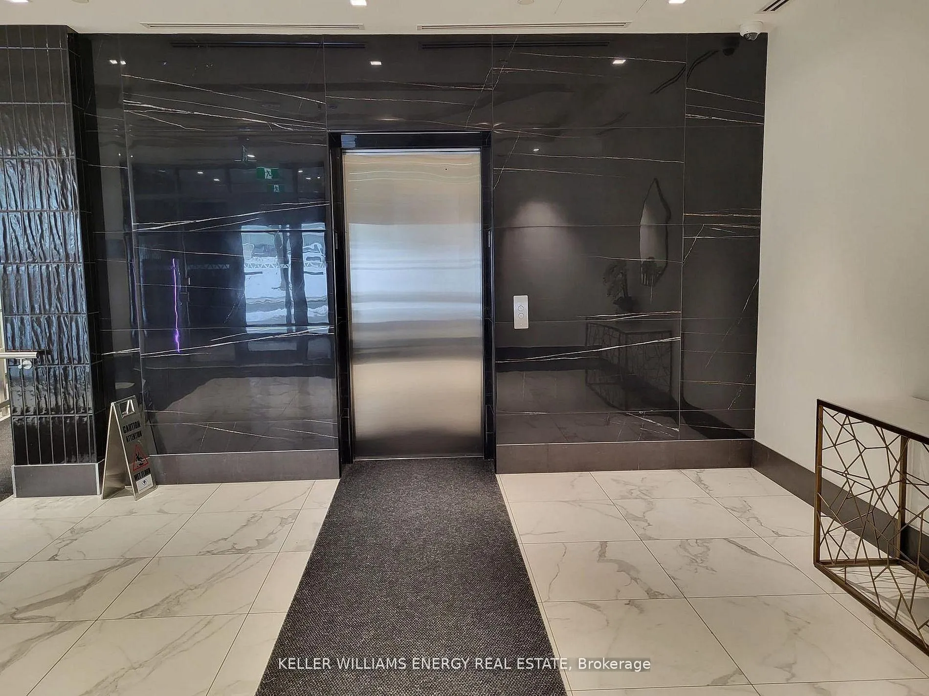Photo 5 of Unit 513, 50 Dunfield Avenue, Toronto, Mount Pleasant West — HOMEH