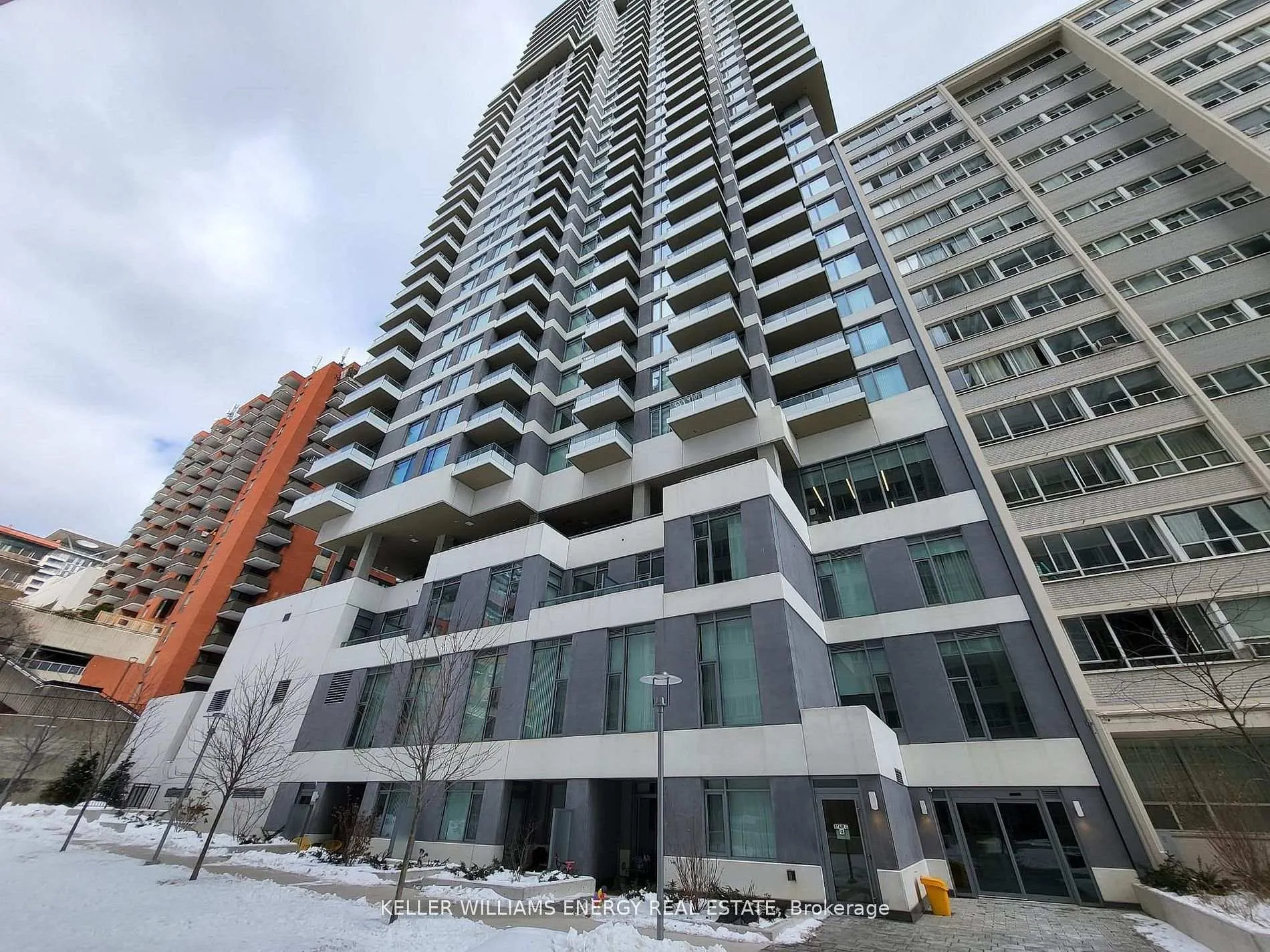 Photo 10 of Unit 513, 50 Dunfield Avenue, Toronto, Mount Pleasant West — HOMEH