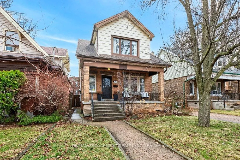 Photo 2 of 69 Balmoral Avenue S, Hamilton, Delta — HOMEH