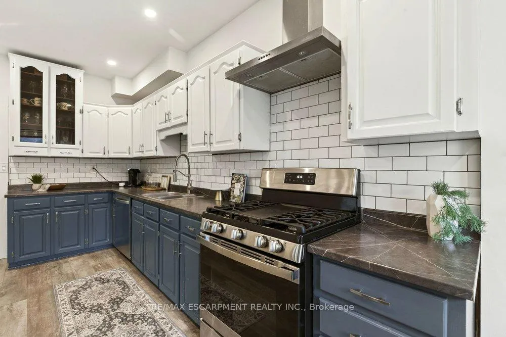 Photo 8 of 69 Balmoral Avenue S, Hamilton, Delta — HOMEH