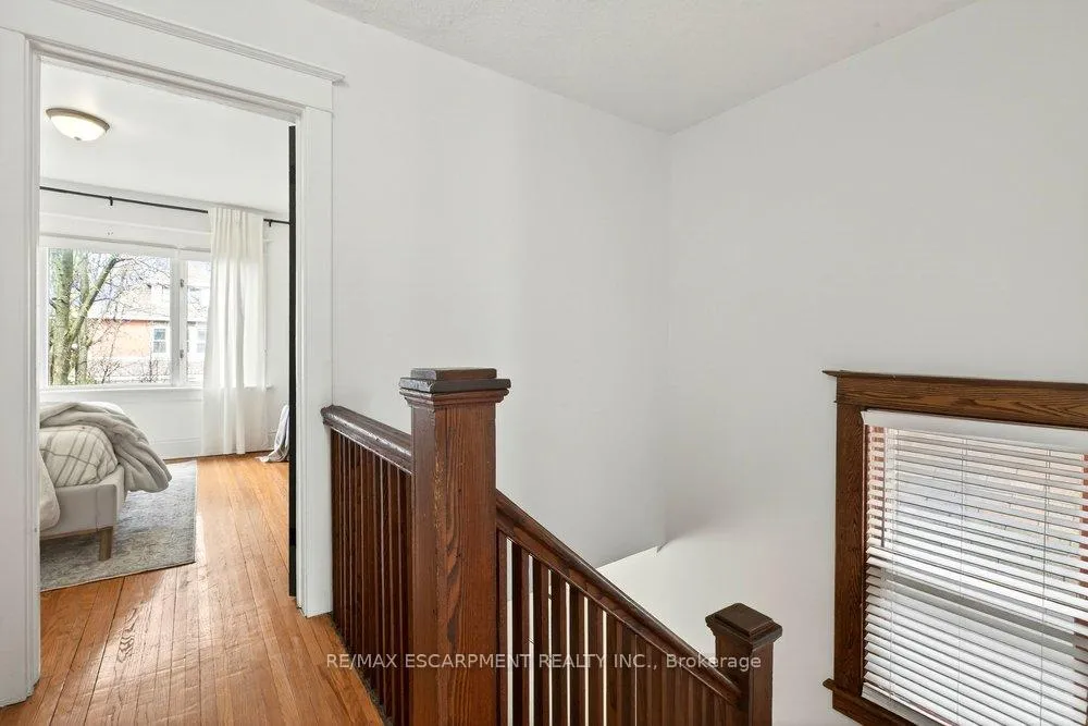 Photo 20 of 69 Balmoral Avenue S, Hamilton, Delta — HOMEH
